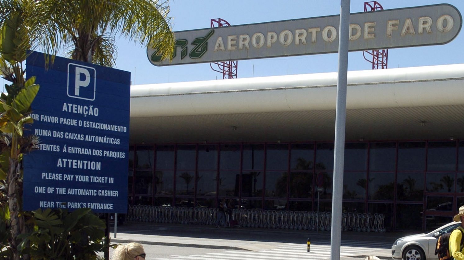 As restrições impostas pelo Governo português tinham levado companhias aéreas a decidir não embarcar passageiros que não estivessem munidos do teste à Covid-19, o que foi ultrapassado depois de ter sido divulgada uma nota do Governo sobre a matéria