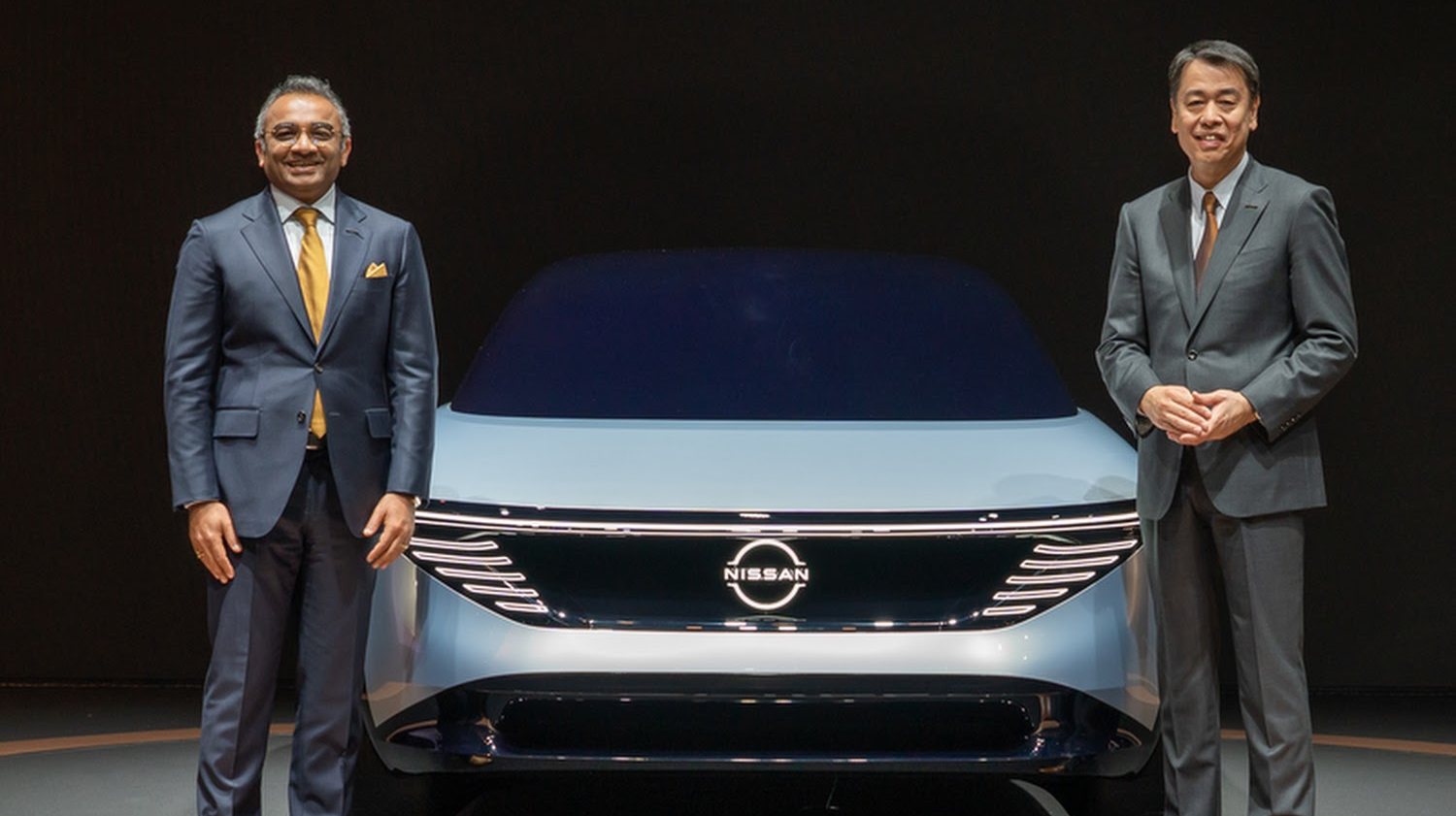 O CEO Makoto Uchida (à direita) mandou espiar o COO da Nissan, Ashwani Gupta, na altura apontado como seu sucessor