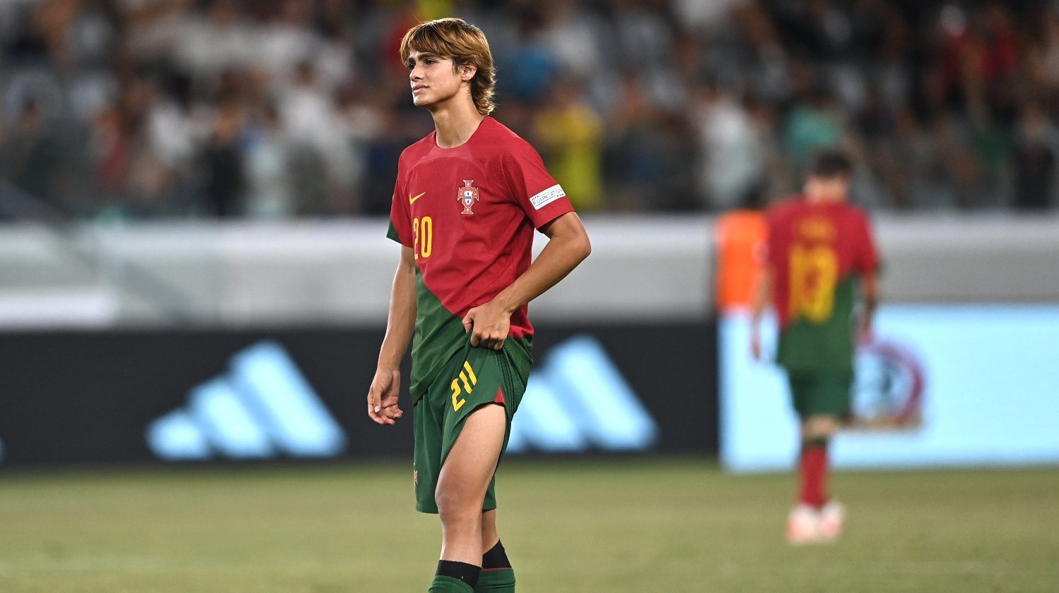 Rodrigo Mora só não marcou nem assistiu na final do Europeu Sub-17, com Portugal a perder com a Itália após um início desastroso de jogo