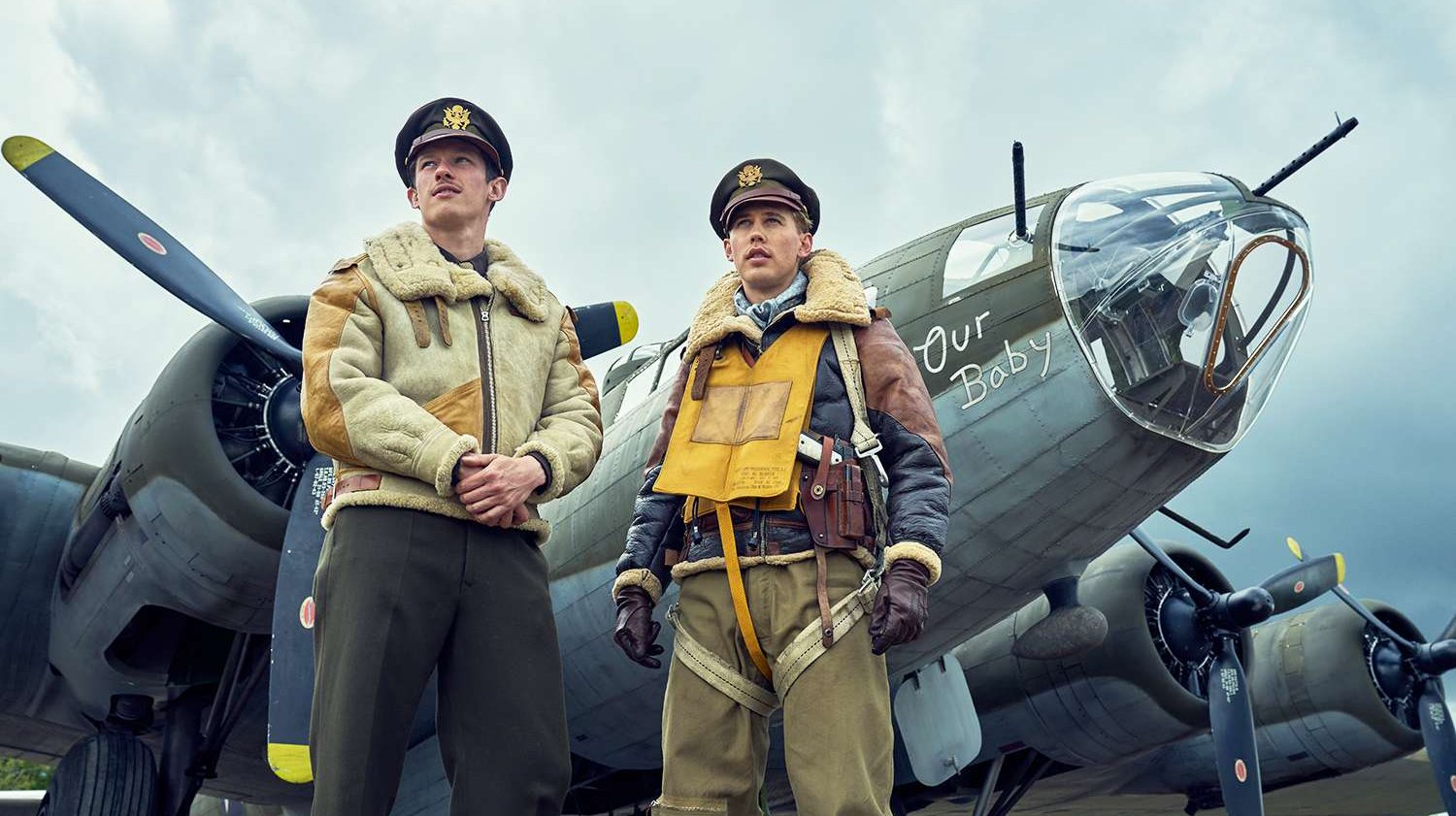 Callum Turner e Austin Butler são os protagonistas desta história que acompanha um grupo de bombardeiros B-17 da Força Aérea Americana durante a II Guerra Mundial