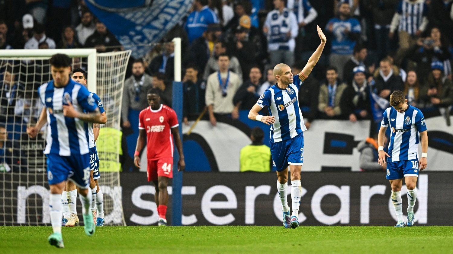 Pepe marcou o segundo golo do FC Porto nos descontos e carimbou em definitivo o triunfo dos dragões frente ao Antuérpia