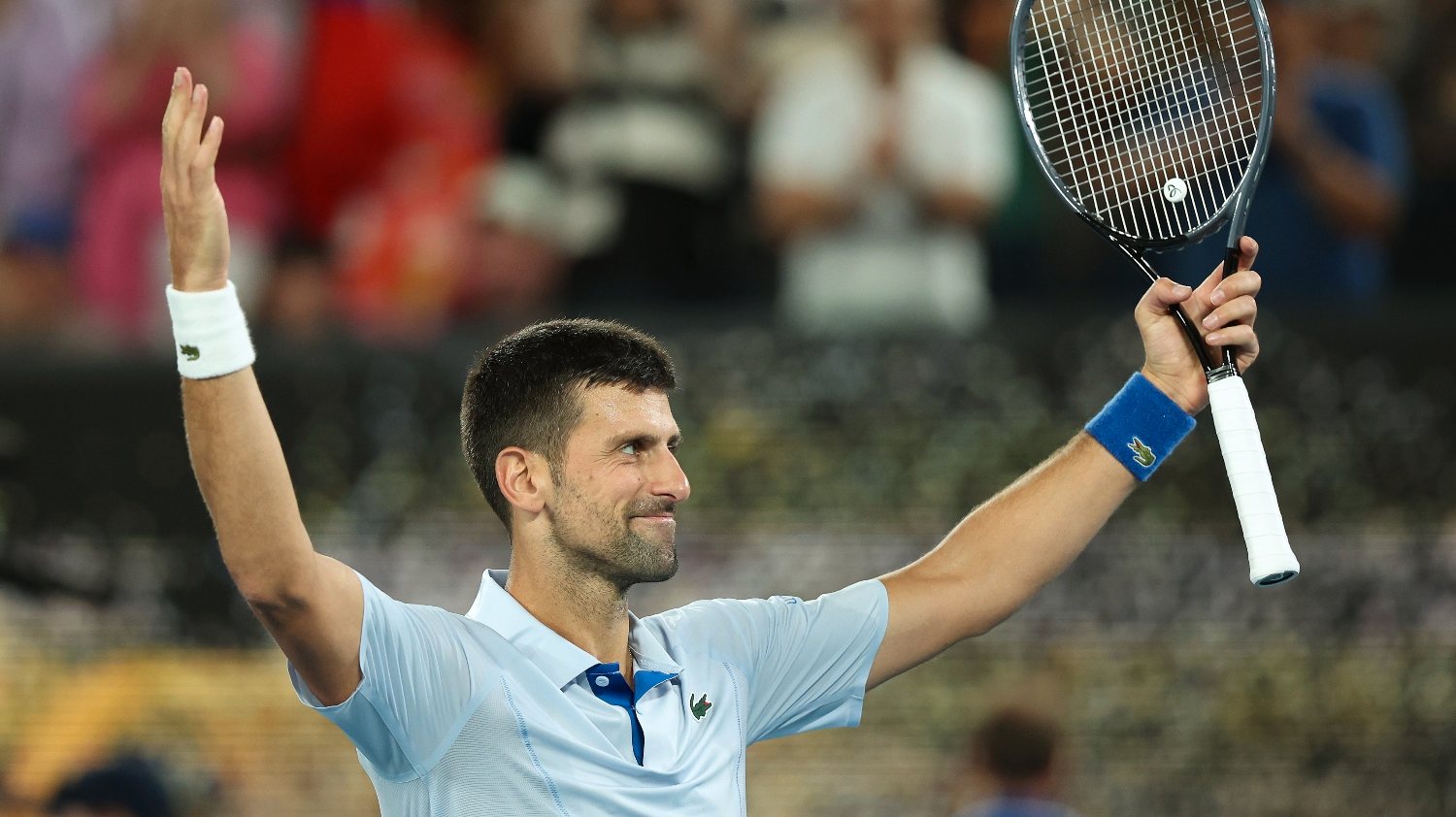 Novak Djokovic teve uma exibição quase perfeita frente a Adrian Mannarino, passando aos quartos do Open da Austrália onde vai defrontar Tommy Paul