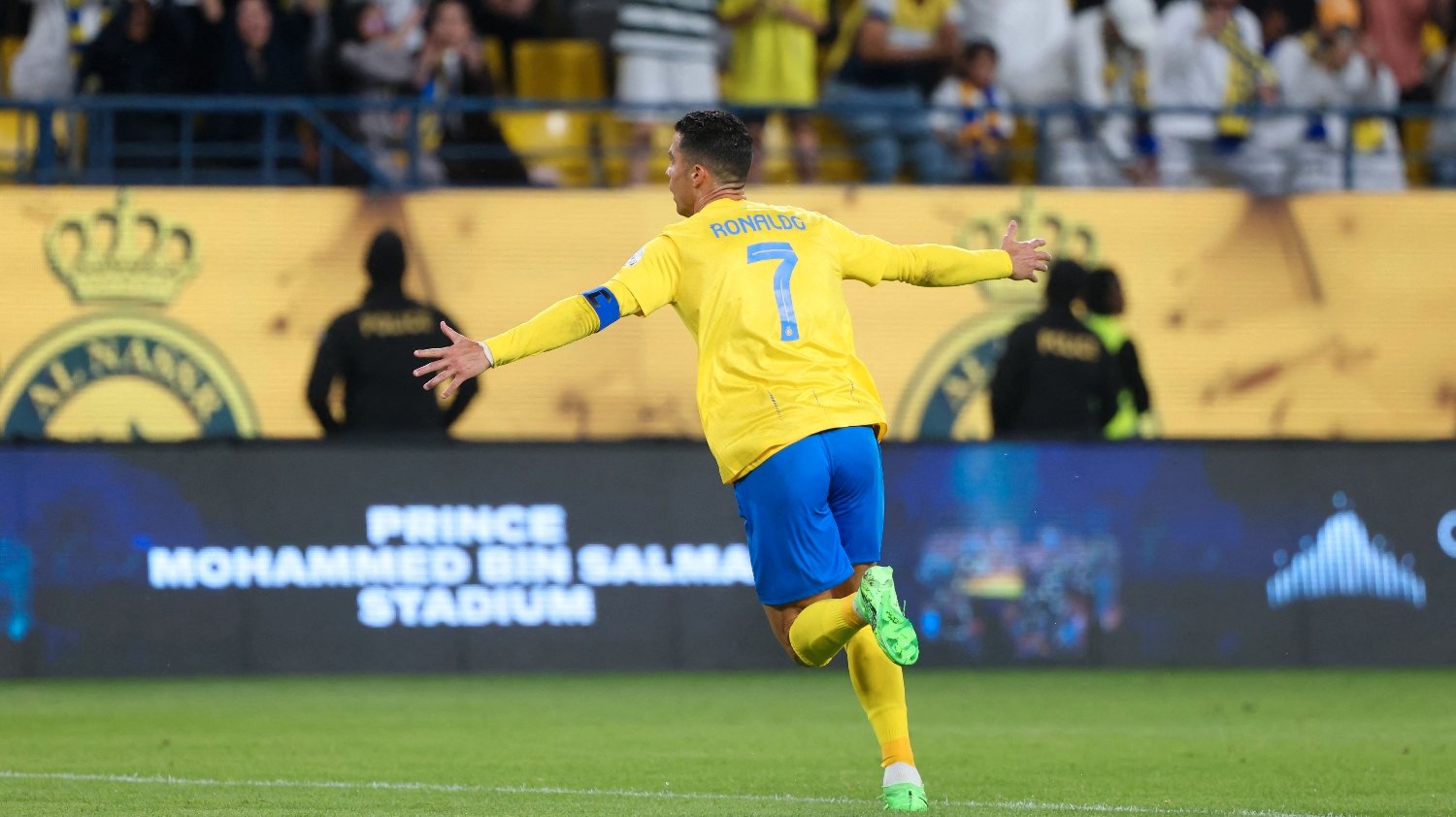 Ronaldo voltou a marcar um hat-trick sete meses depois na goleada do Al Nassr ao Al-Tai. Otávio inaugurou o marcador