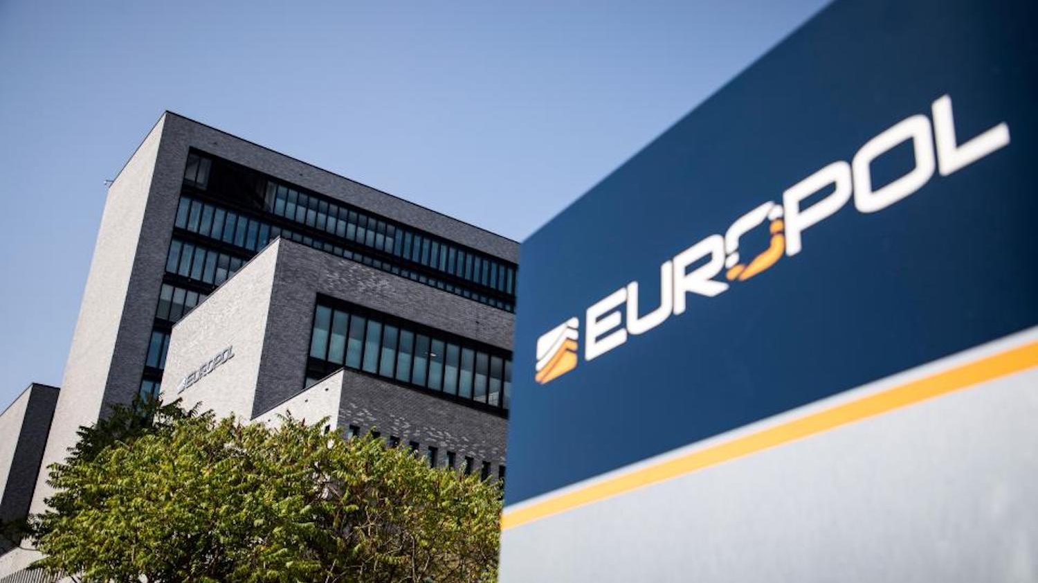 O mandato em questão procurará fazer com que a Europol &quot;apoie melhor os Estados-membros na sua luta contra novas ameaças&quot;
