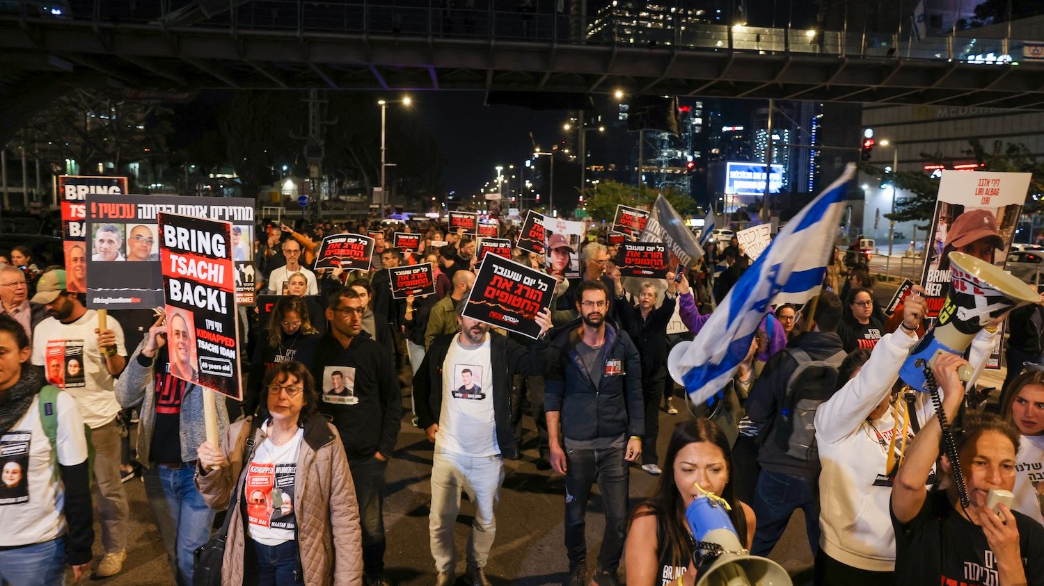 A notícia da morte dos três reféns gerou protestos em Israel