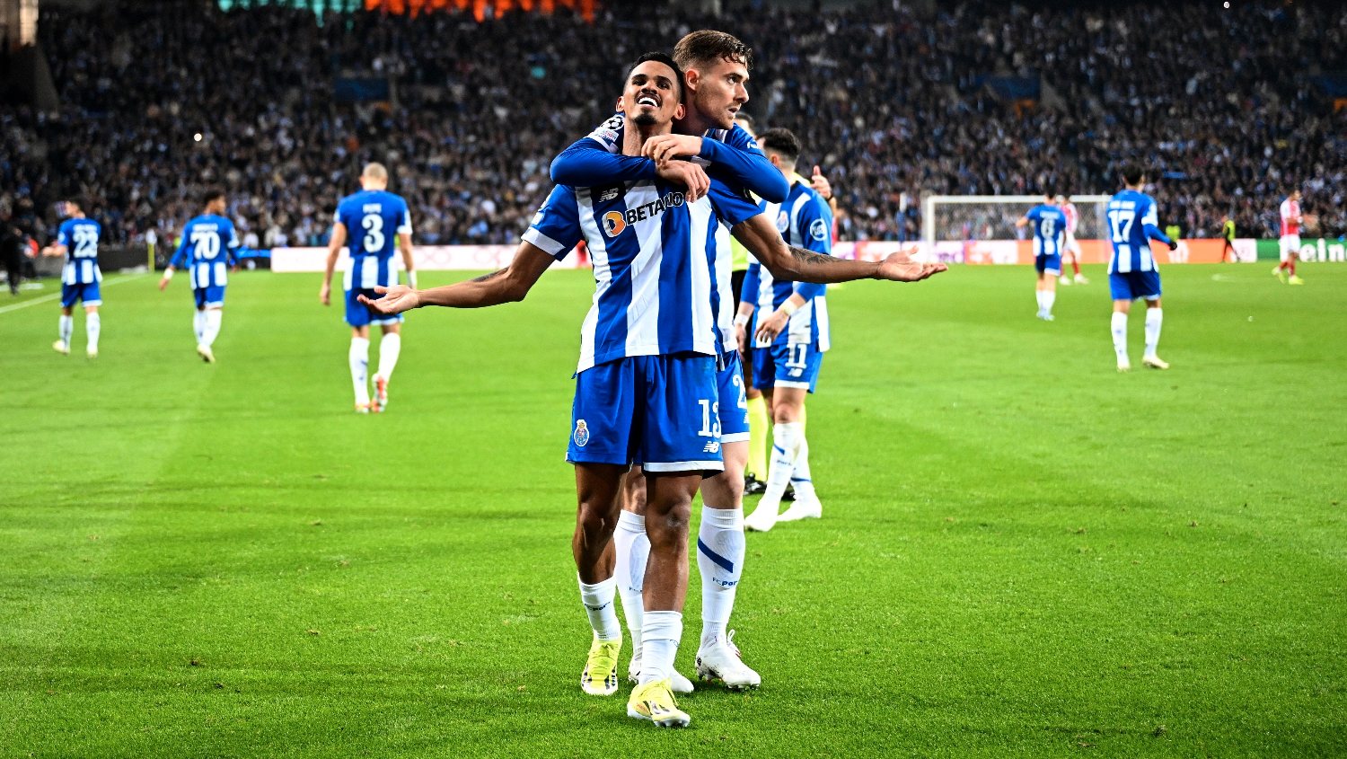 Galeno teve duas oportunidades flagrantes para marcar na primeira parte mas fechou o encontro com um grande golo que deu a vitória ao FC Porto