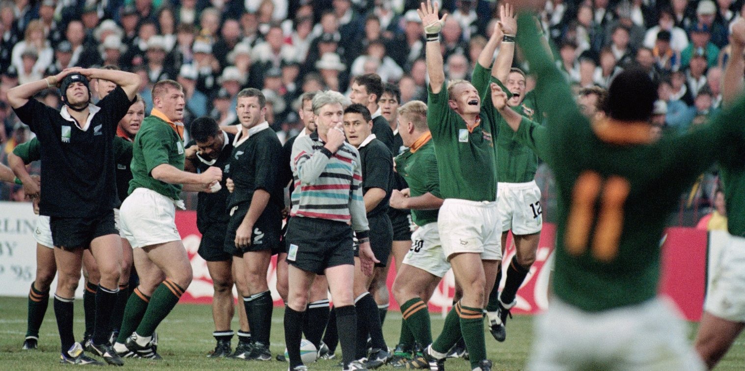 África do Sul venceu Nova Zelândia por 15-12 após prolongamento numa final de 1995 que não teve ensaios em 90 minutos mas terminou com o triunfo dos Springboks na estreia na competição (e como organizadores)