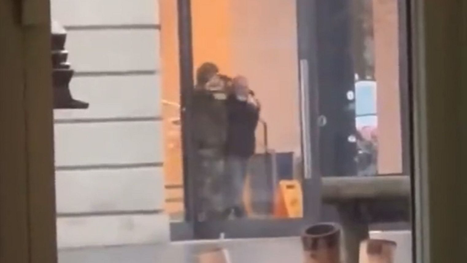 Homem armado cria situação de reféns em Amesterdão