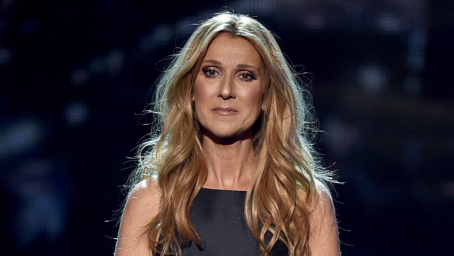 Celine Dion anunciou em dezembro de 2022 que sofre de, Síndroma da Pessoa Rígida, uma doença neurológica rara