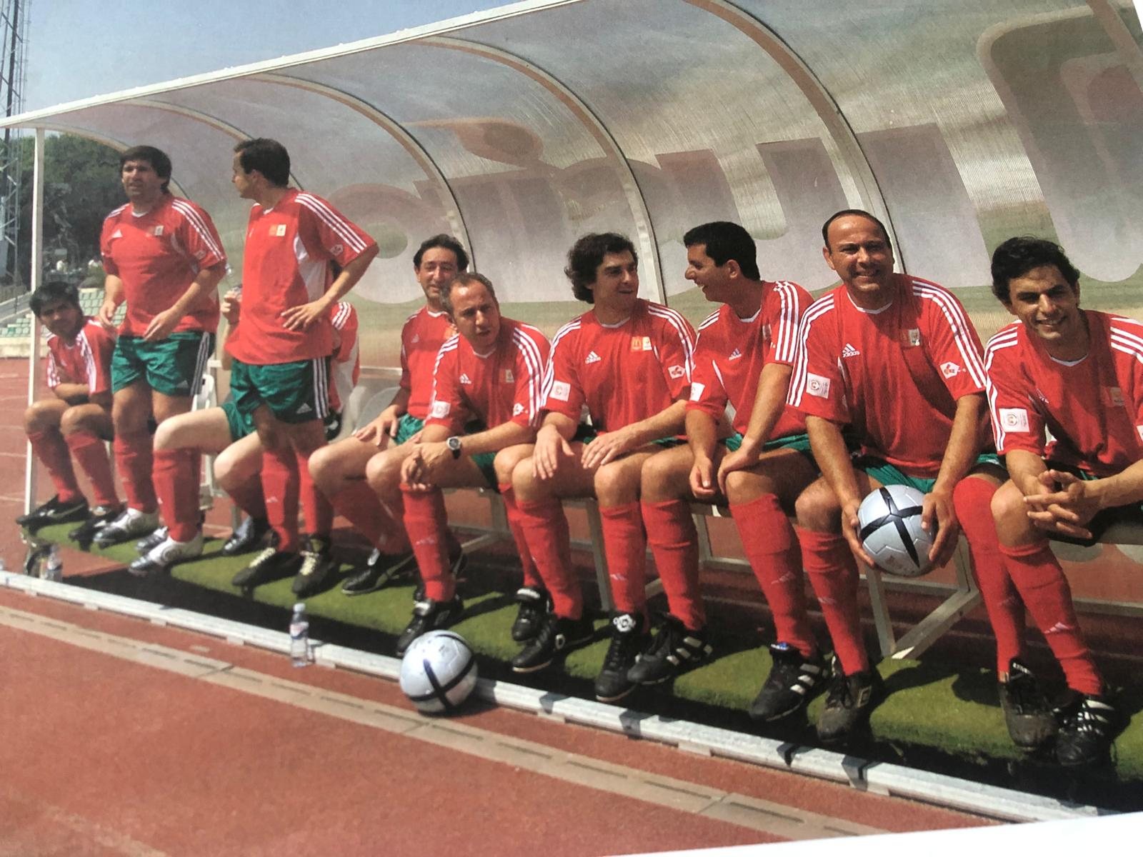 Há 20 anos, o Portugal - Inglaterra também se jogou entre deputados, durante o Euro 2004