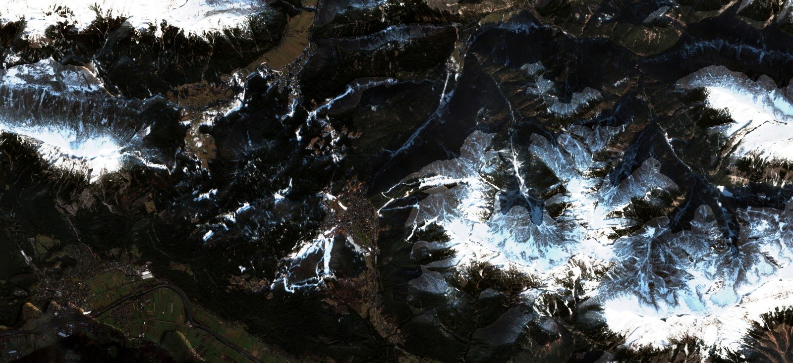 A satellite image shows lack of snow compared to other years, in Leutasch, Austria, January 1, 2023. European Union/ Copernicus Sentinel-2 L2A/Handout via REUTERS ATTENTION EDITORS - THIS IMAGE HAS BEEN SUPPLIED BY A THIRD PARTY. MANDATORY CREDIT.