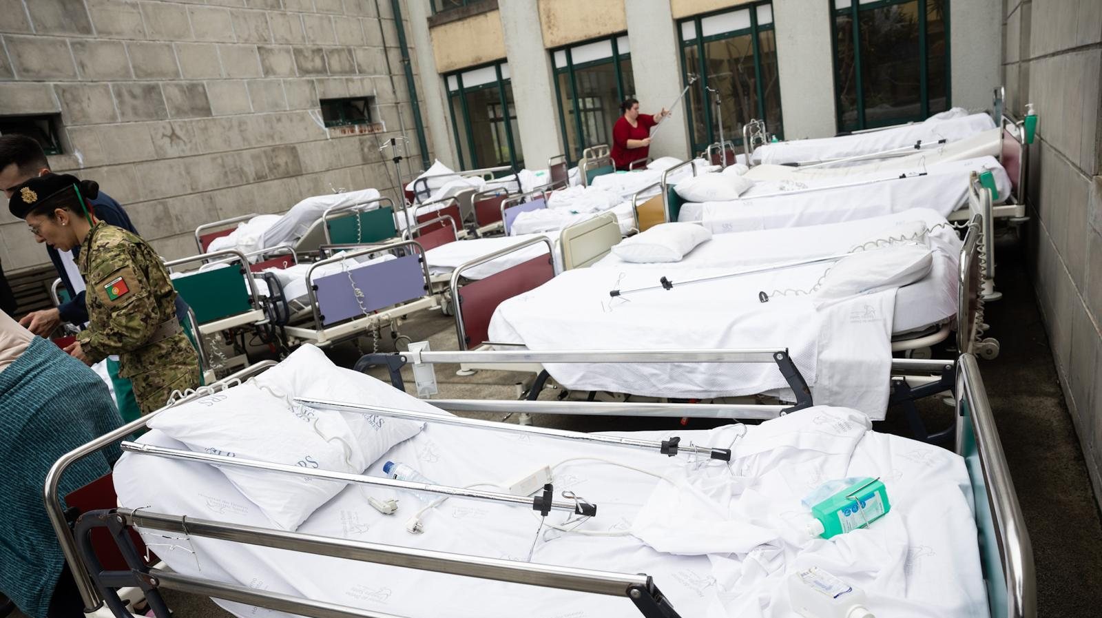 Na altura do incêndio estavam no Hospital de Ponta Delgada &quot;333 doentes no Hospital&quot; e foi necessário proceder &quot;à transferência de 240 doentes&quot;, segundo a titular da pasta da Saúde nos Açores.