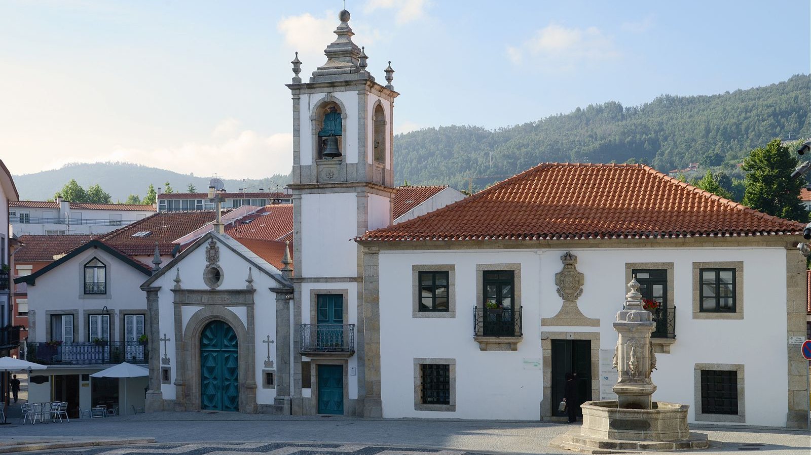 Entre os espaços afetados inclui-se, de forma consumada ou tentada, a sede da Sociedade Filarmónica Santa Cruz de Alvarenga e os escritórios da Serração Santo António