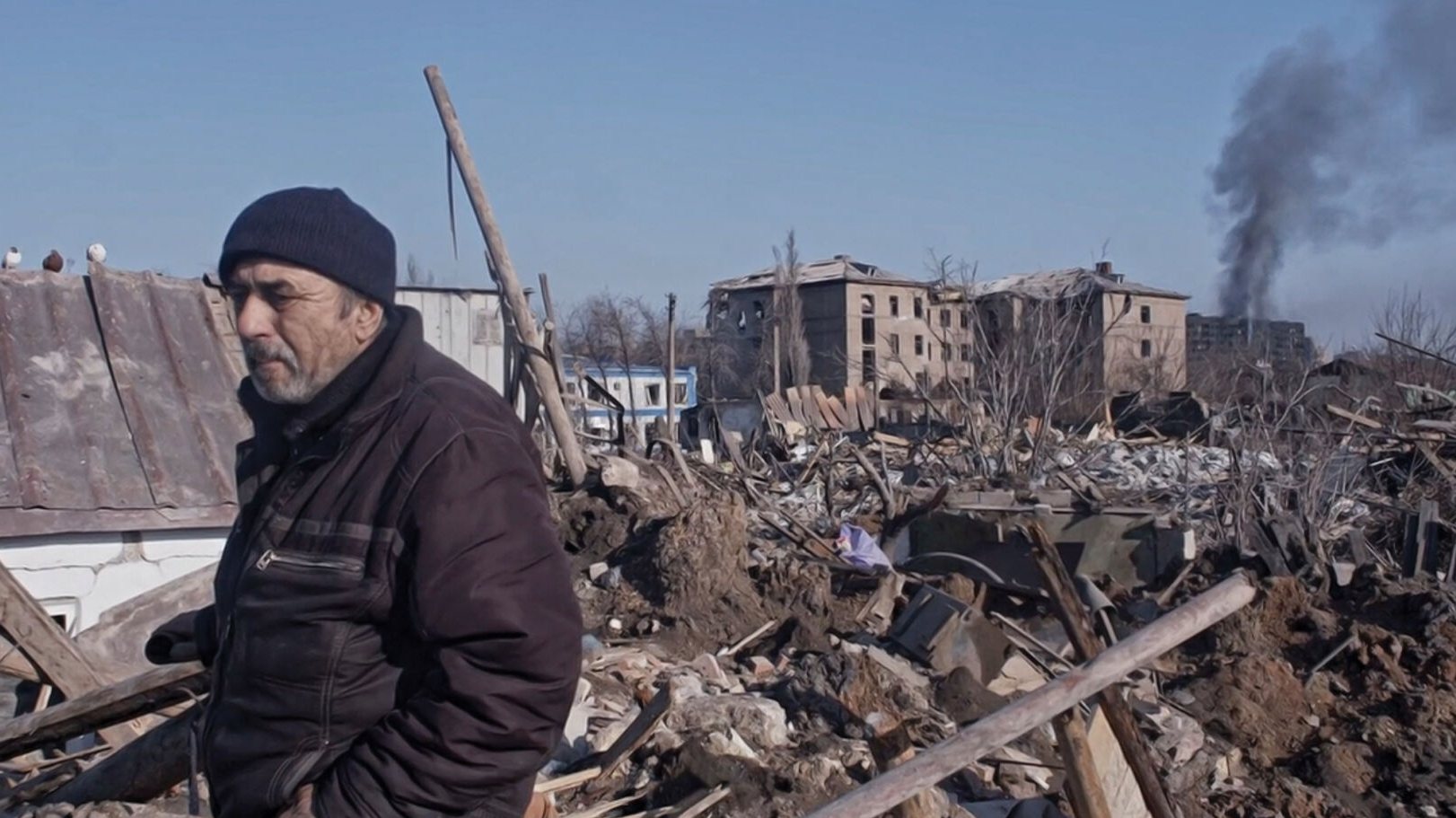 Uma cena de &quot;Mariupolis 2&quot;: destruição na cidade ucraniana de Mariupol