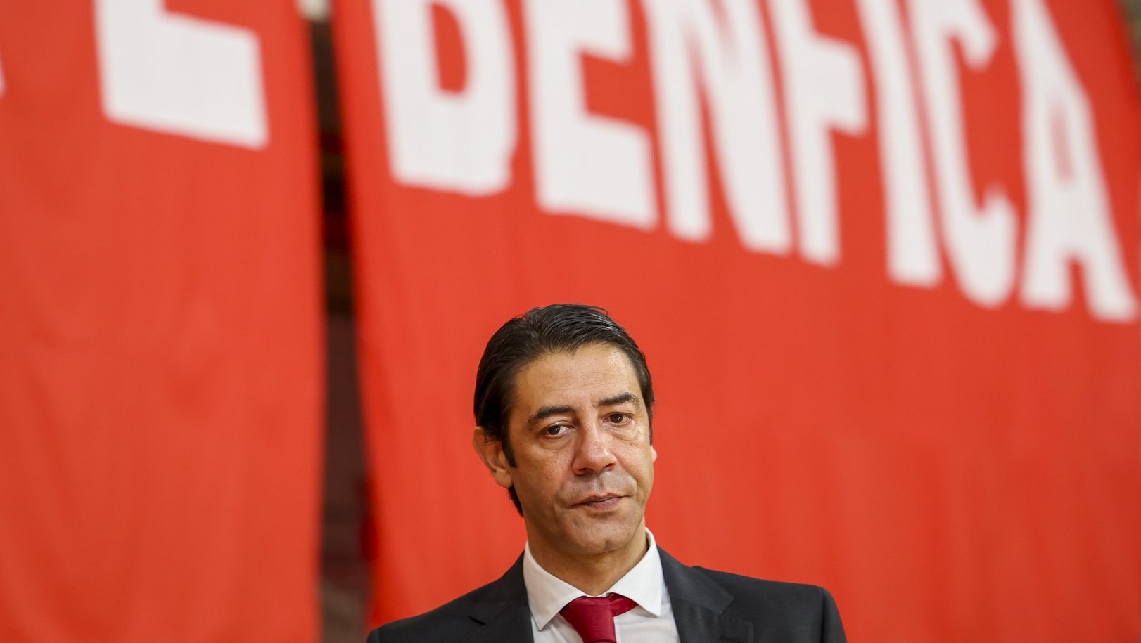 O presidente do Benfica, Rui Costa, assiste ao quinto jogo da final do playoff do Campeonato Nacional, realizado no pavilhão da Luz, em Lisboa, 06 de maio de 2023. JOSÉ SENA GOULÃO/LUSA