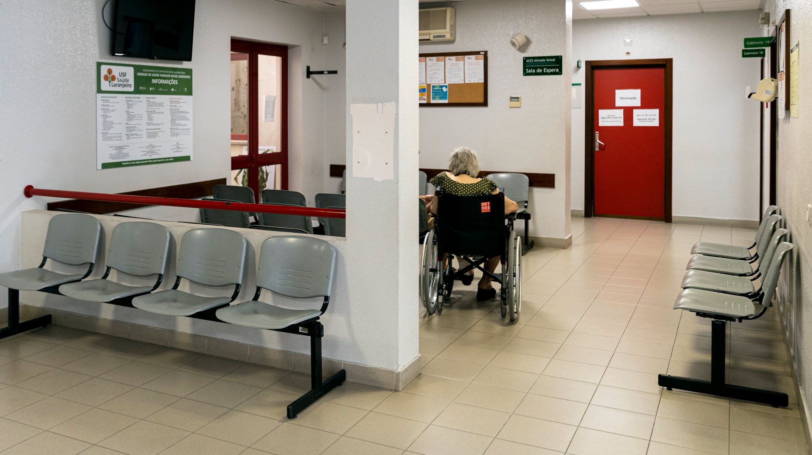 Em janeiro, a ERS anunciou ter recebido, no ano passado, 994 queixas relacionadas com problemas no acompanhamento de doentes aos serviços de urgência, um direito consagrado na lei há uma década