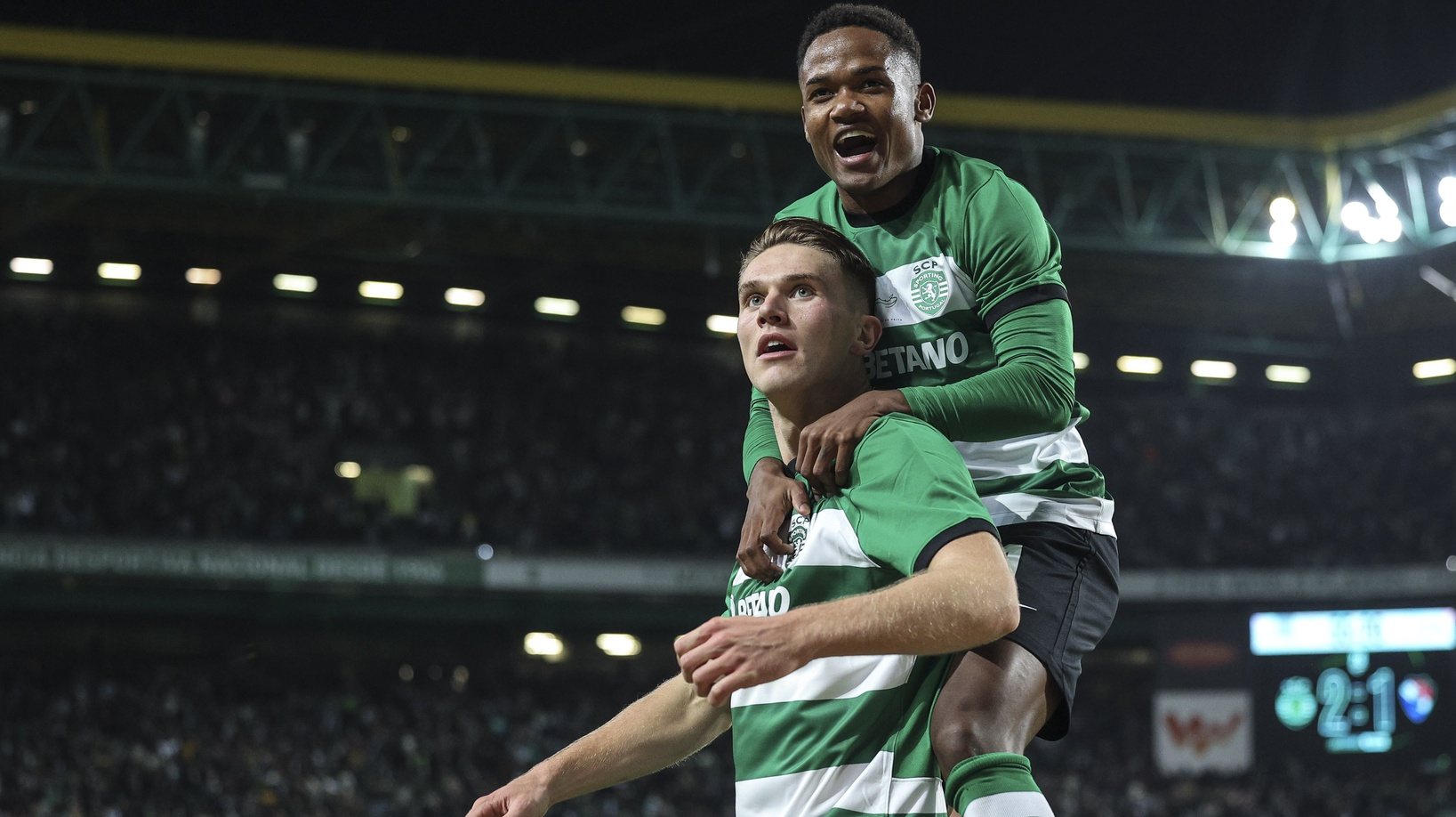 Sporting`s Viktor Gyökeres (L) and Geny Catamo celebrate after scoring a goal against Gil Vicente during their Portuguese First League soccer match held at Alvalade Stadium, Lisbon, Portugal, 4th December 2023.  MIGUEL A. LOPES/LUSA