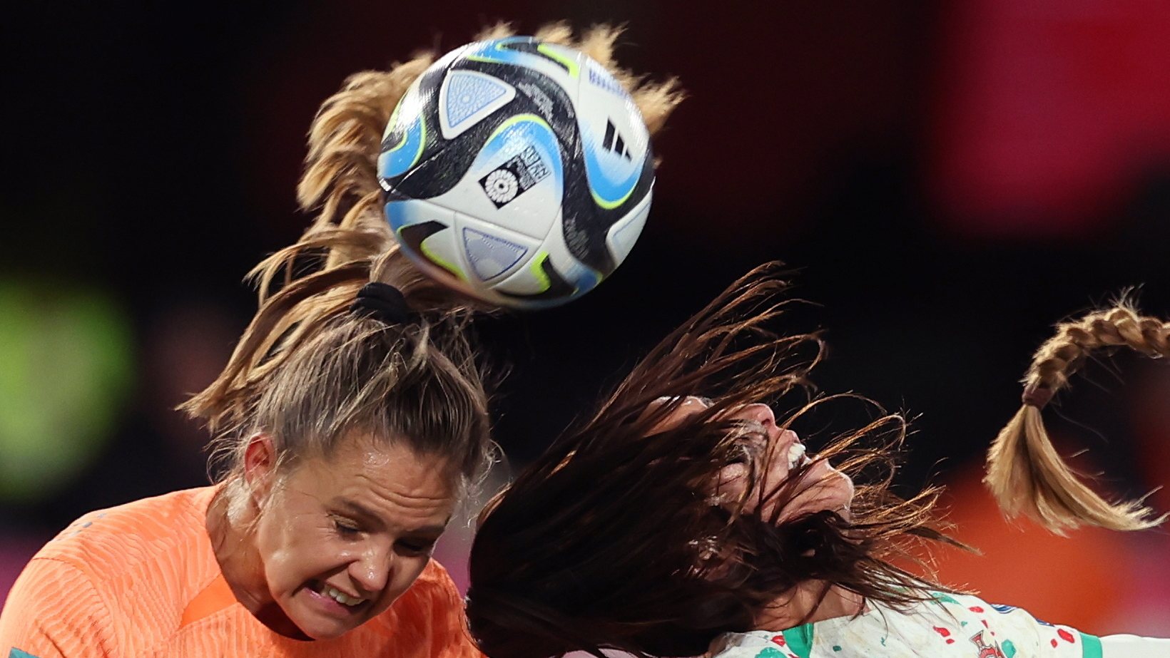 epa10997218 Lieke Martens (L) of the Netherlands in action against Fatima Pinto (R) of Portugal during the FIFA Women&#039;s World Cup group E soccer match between the Netherlands and Portugal, in Dunedin, New Zealand, 23 July 2023.  EPA/RITCHIE B. TONGO