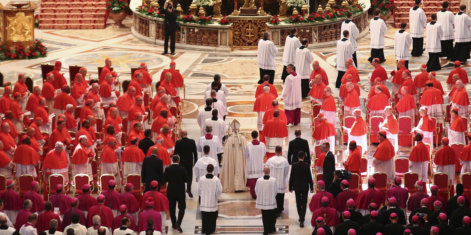 Os cardeais católicos de todo o mundo vão estar em Roma em reuniões com o Papa Francisco nos próximos dias