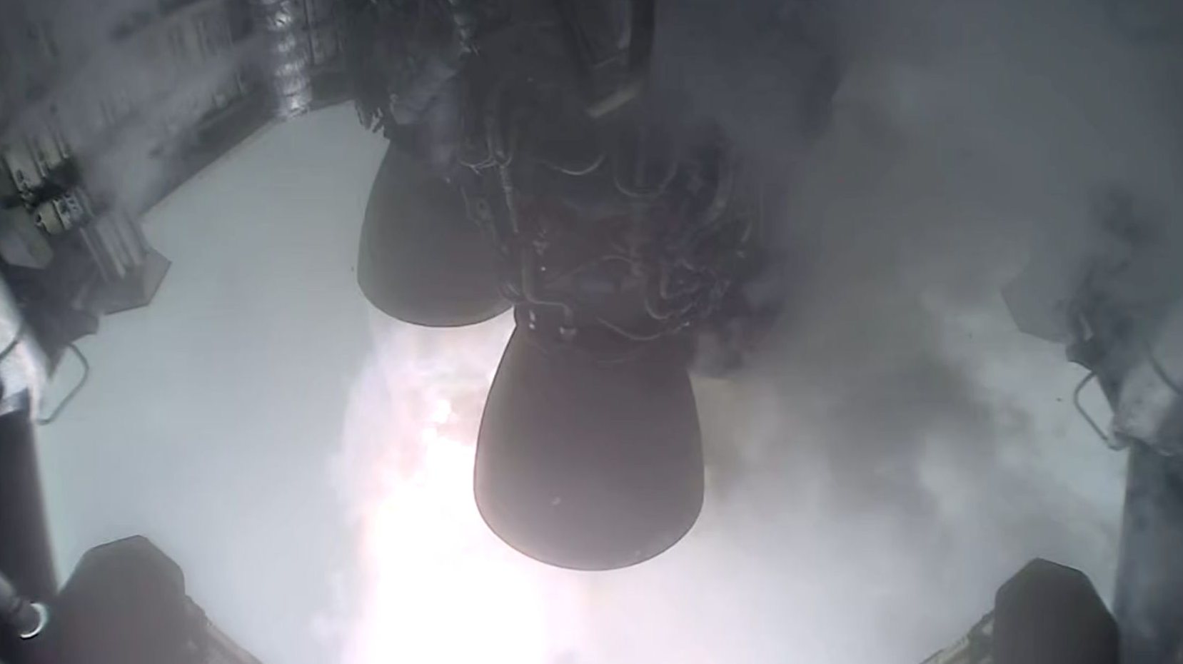 A câmara perdeu o sinal pouco depois de o foguetão ligar o motor para a aterragem