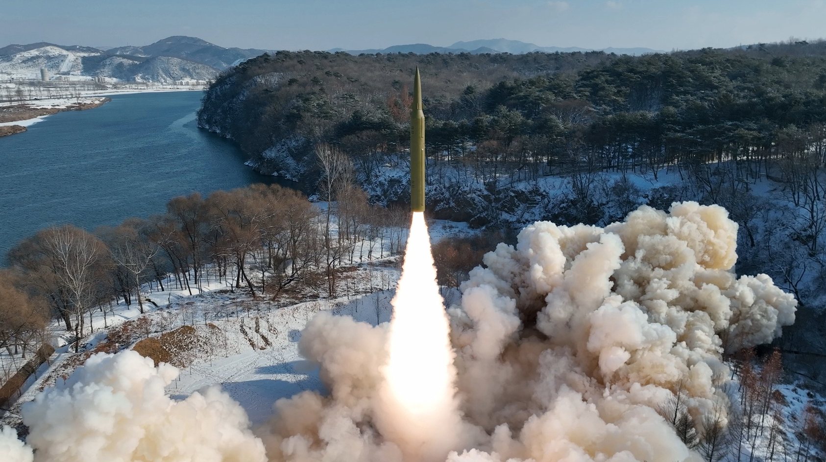 Este é o primeiro lançamento de um míssil por parte de Pyongyang