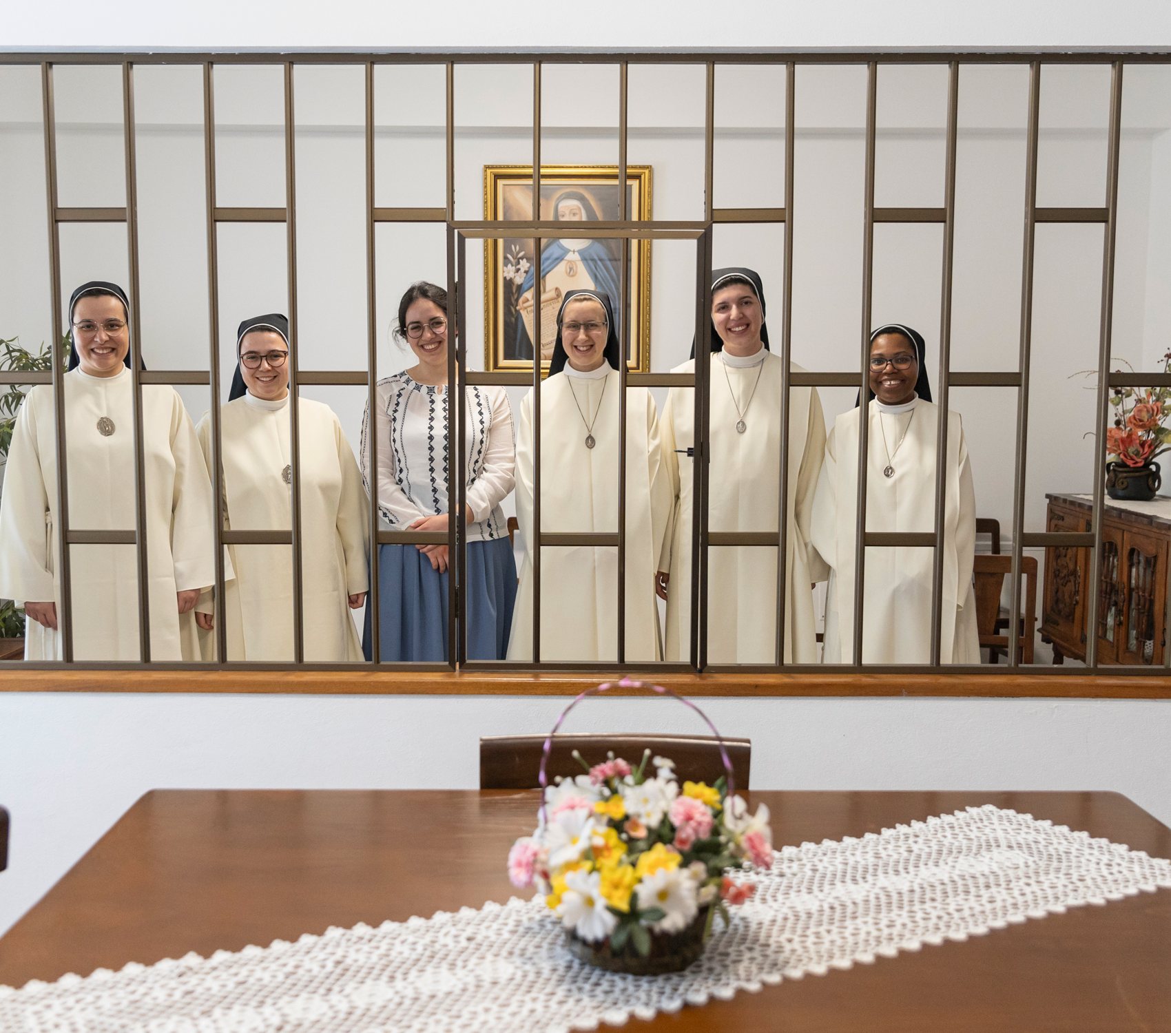 As seis jovens freiras que o Observador entrevistou no locutório do Mosteiro de Santa Beatriz, em Viseu