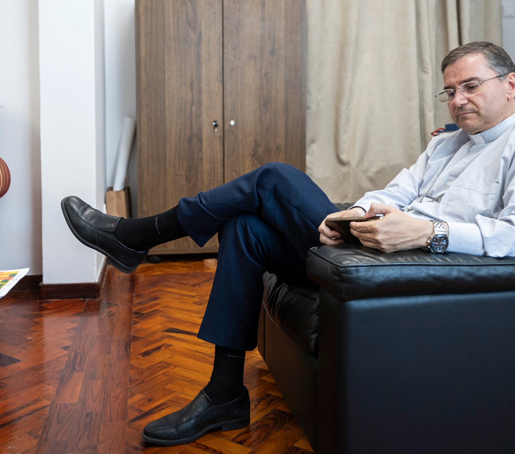 Américo Aguiar no seu gabinete na sede da Fundação JMJ