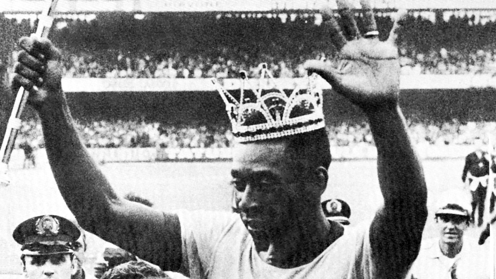 Pelé saiu com a coroação máxima do Mundial de 1970 após tornar-se pela terceira vez campeão. Antes, deu um passo atrás na intenção de não estar presente no México