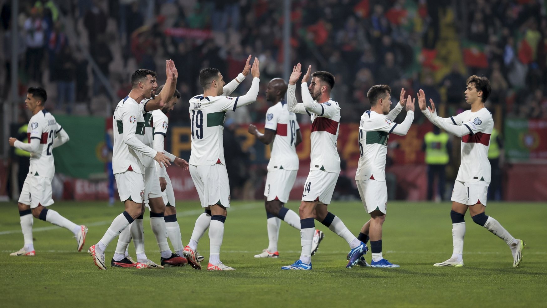 Portugal goleou na Bósnia por 5-0 com todos os golos marcados na primeira parte por Ronaldo (dois), Bruno Fernandes, João Cancelo e João Félix