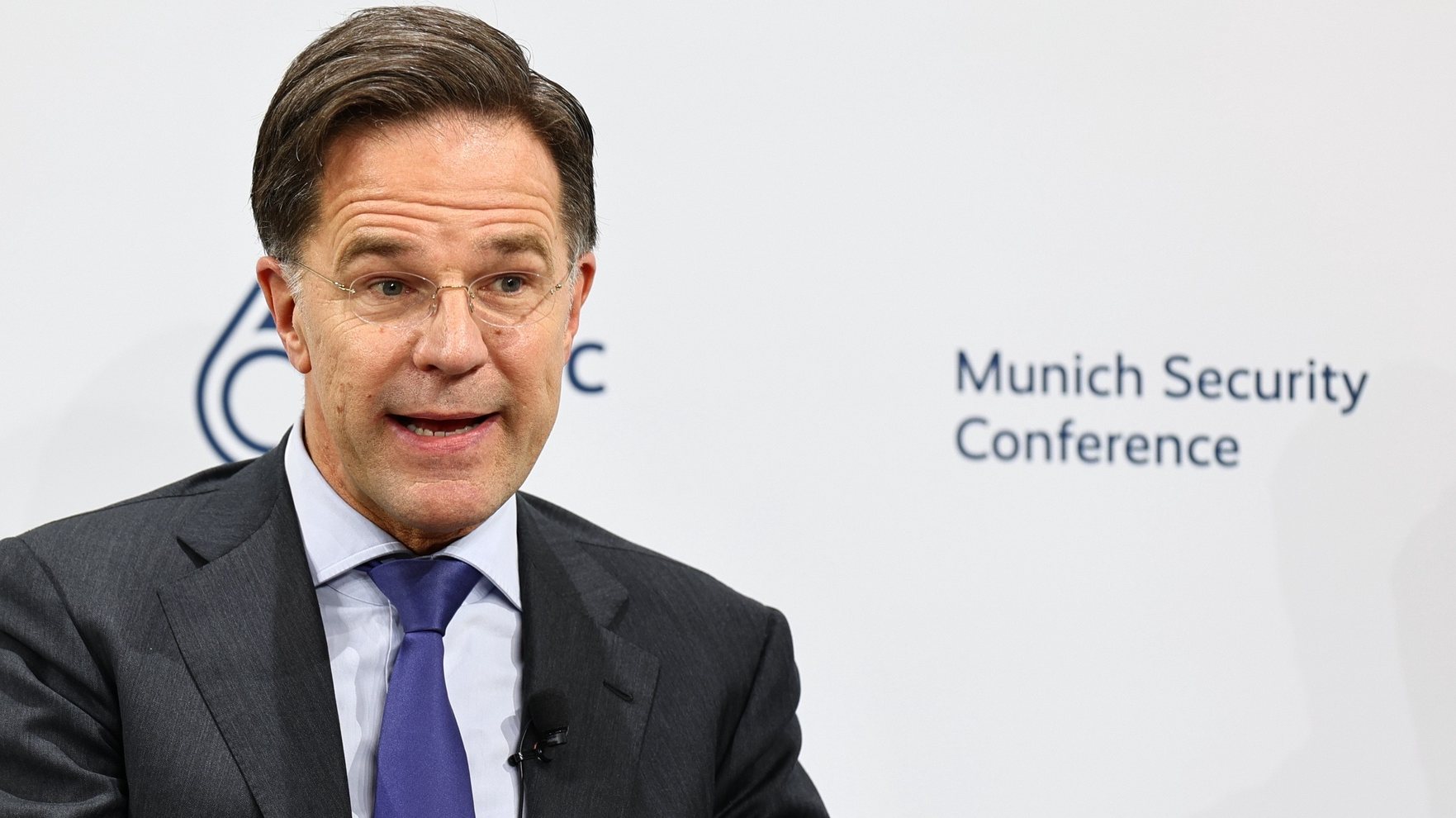 epa11160258 Dutch Prime Minister Mark Rutte gestures as he speaks during a panel discussion at the &#039;Bayerischer Hof&#039; hotel, the venue of the 60th Munich Security Conference (MSC), in Munich, Germany, 17 February 2024. More than 500 high-level international decision-makers meet at the 60th Munich Security Conference in Munich during their annual meeting from 16 to 18 February 2024 to discuss global security issues.  EPA/ANNA SZILAGYI
