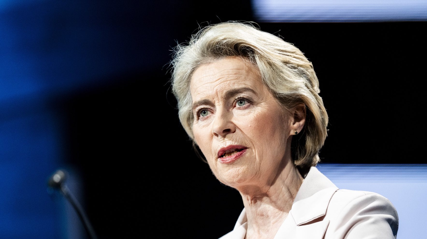 epa11338991 European Commission President Ursula von der Leyen speaks during the Copenhagen Democracy Summit, in Copenhagen, Denmark, 14 May 2024. The summit takes place from 14-15 May at the  Royal Danish Playhouse and is held for the seventh time. &#039;This year&#039;s summit will delve into the intricate dynamics between technology, democracy, and freedom with the unwavering advocates dedicated to preserving these fundamental principles&#039;, the organizers describe the meeting on their website.  EPA/IDA MARIE ODGAARD DENMARK OUT