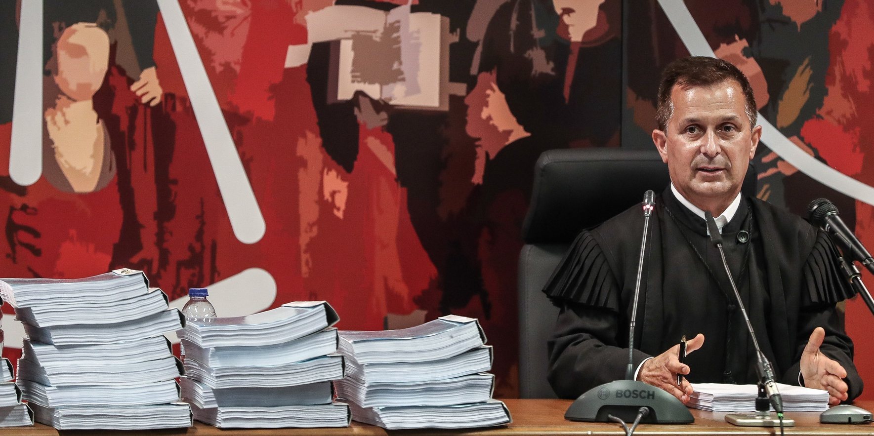 The juge Ivo Rosa reads the instructional decision of the high-profile corruption case known as Operation Marques, at the Justice Campus in Lisbon, Portugal, 09 April 2021. Operation Marques has 28 defendants - 19 people and 9 companies - including former Prime Minister Jose Socrates, banker Ricardo Salgado, businessman and friend of Socrates Carlos Santos Silva, and senior executives of Portugal Telecom, and is related to crimes of active and passive corruption, money laundering, document forgery, and tax fraud.  MARIO CRUZ/POOL/LUSA