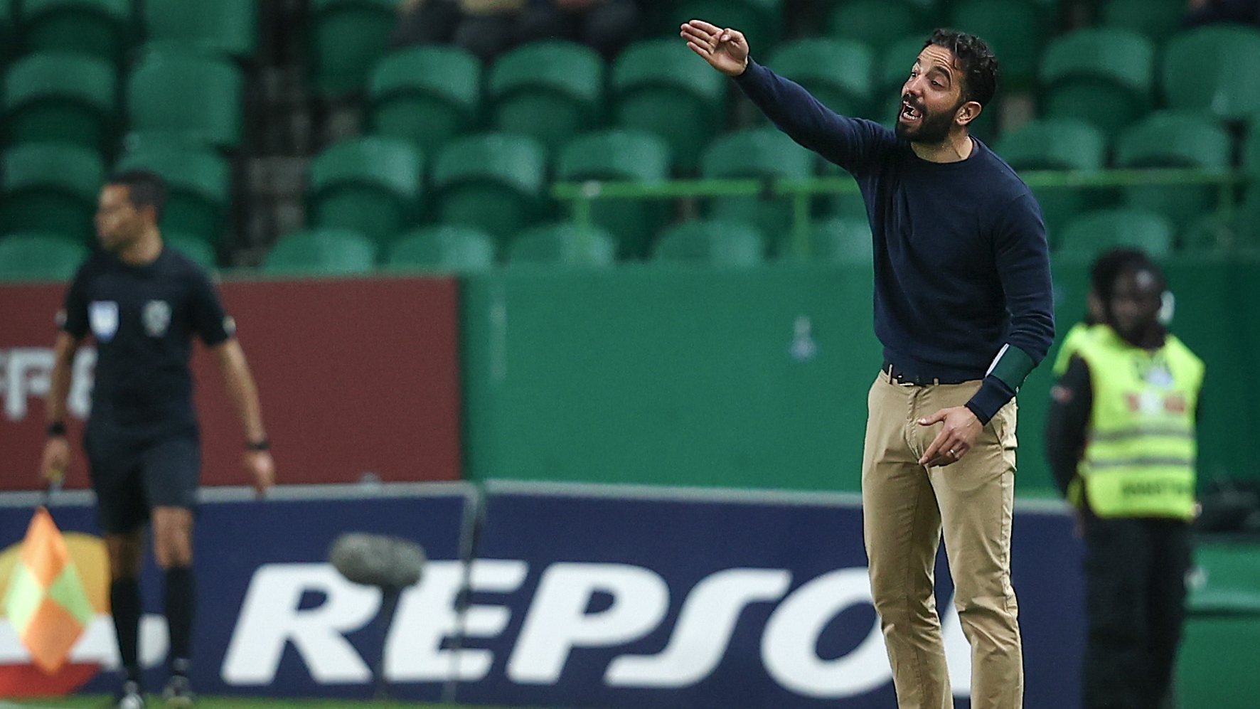 Sporting&#039;s head coach Ruben Amorim reacts during the Portuguese First League soccer match between Sporting and Gil Vicente, held at José de Alvalade Stadium in Lisbon, Portugal, 1 May 2022. RODRIGO ANTUNES/LUSA