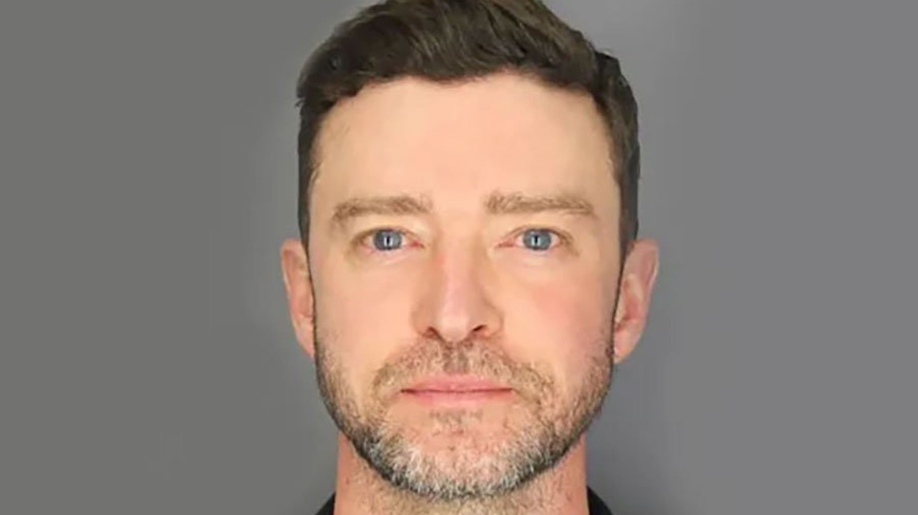 A &quot;mug shot&quot; de Justin Timberlake, partilhada pela polícia de Sag Harbor