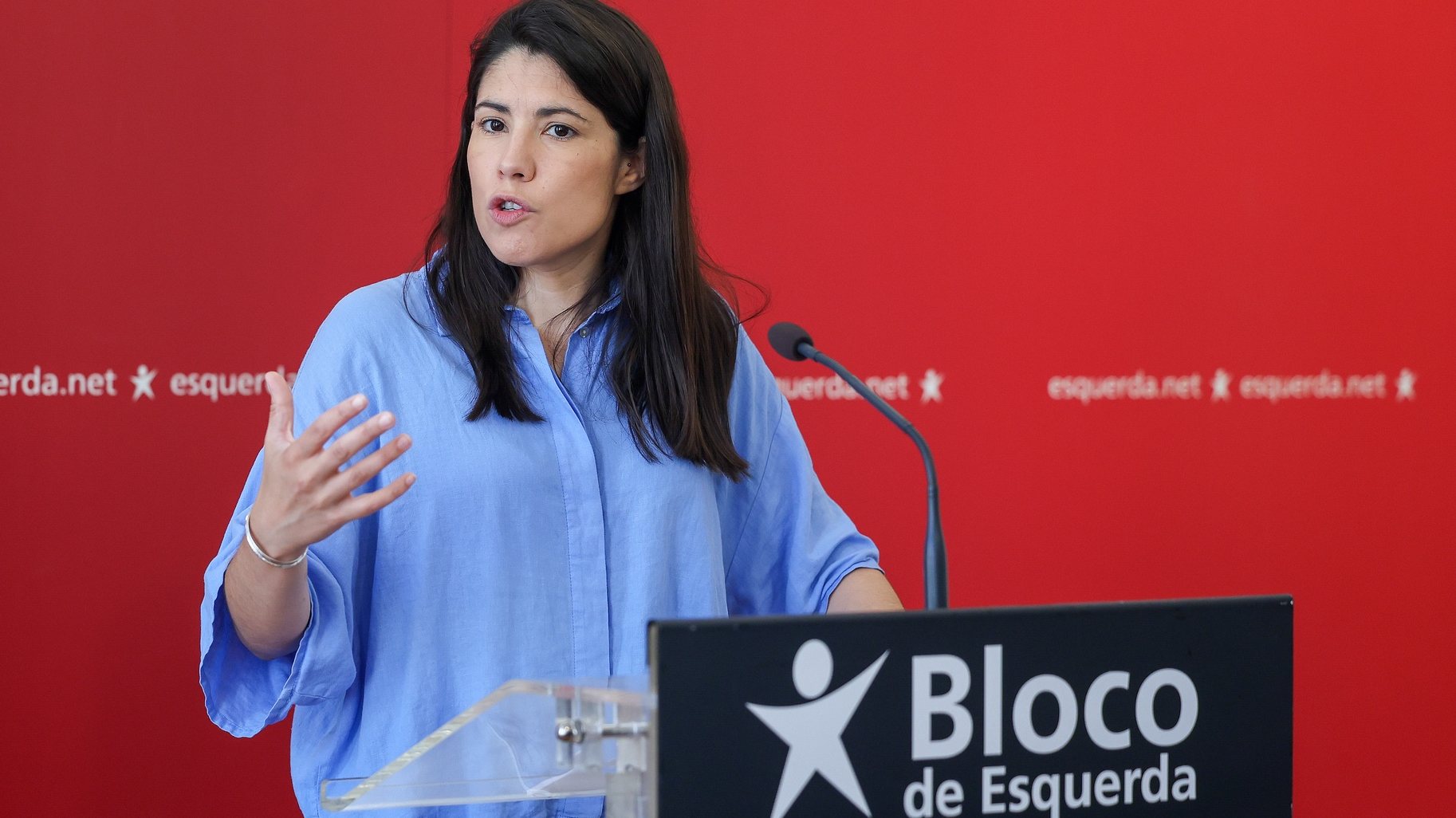 A coordenadora Nacional do Bloco de Esquerda (BE), Mariana Mortágua, fala aos jornalistas para apresentar as conclusões da reunião da Mesa Nacional Bloco de Esquerda, em Lisboa 23 de junho de 2024. ANTÓNIO COTRIM/LUSA