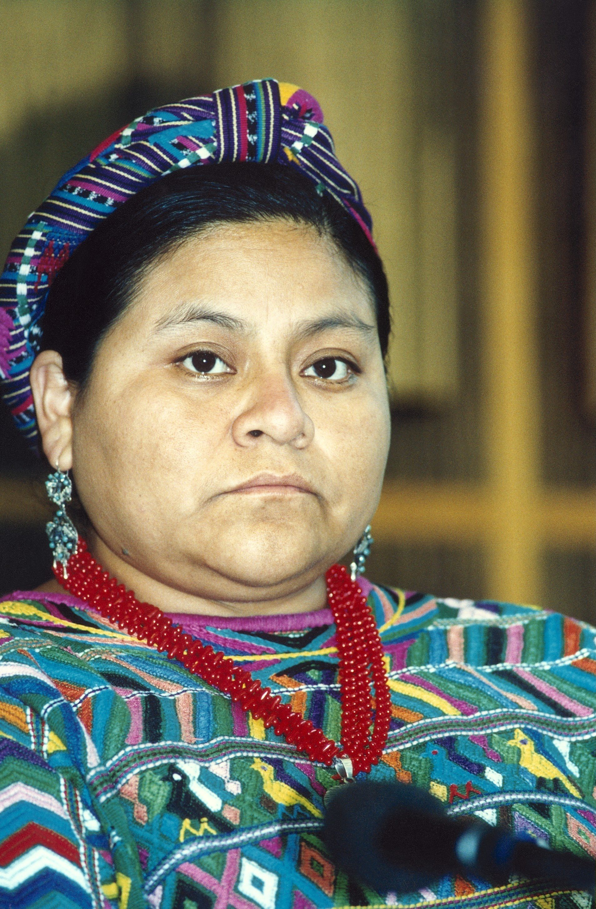 Rigoberta Menchú, ativista do Guatemala pelo direito das mulheres e dos indígenas, e Prémio Nobel da Paz em 1992