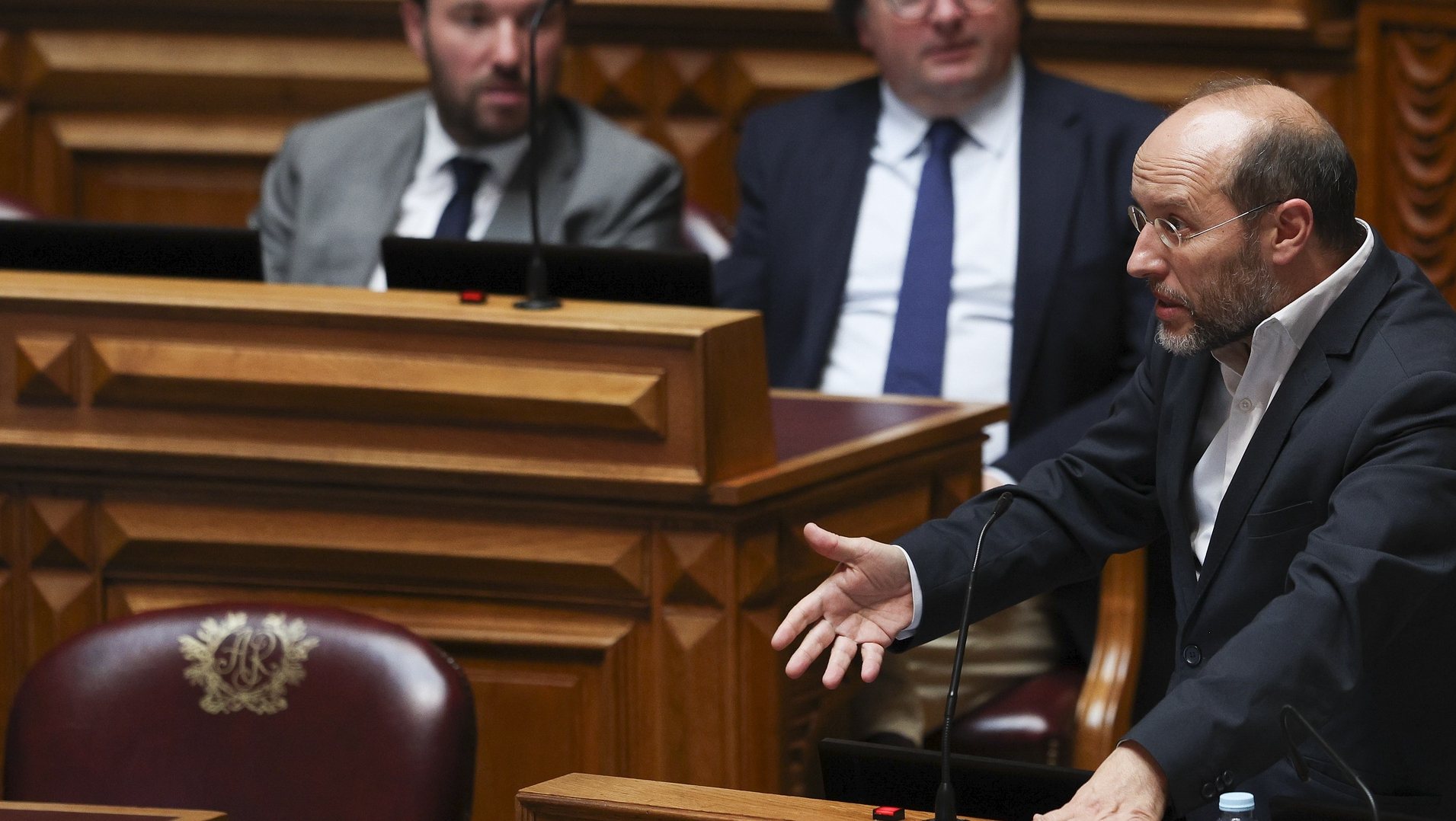 O deputado do Livre, Rui Tavares, durante o debate mensal na Assembleia da República, em Lisboa, 24 de maio de 2023. TIAGO PETINGA/LUSA