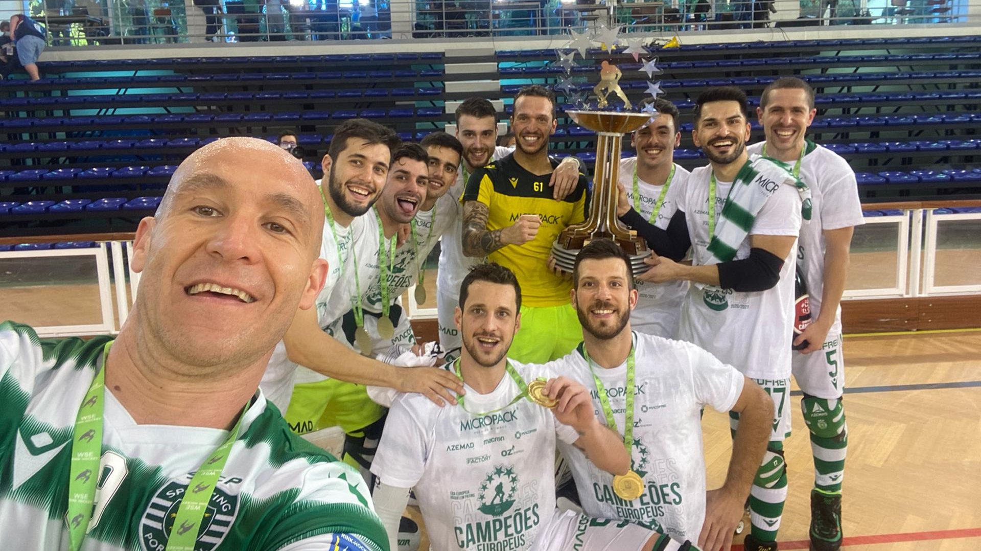 Capitão Pedro Gil assinalou segundo titulo europeu consecutivo do Sporting com uma selfie no final do encontro