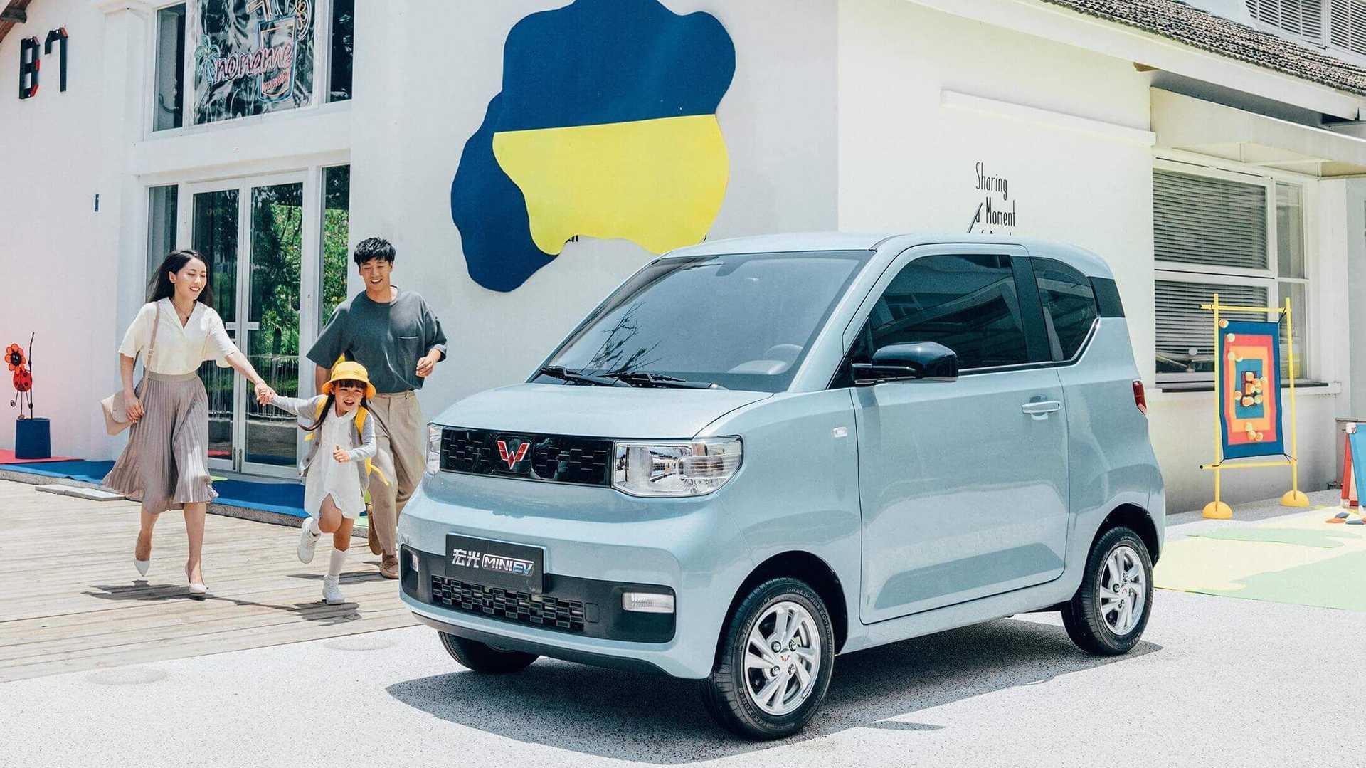 O pequeno e barato Wuling Hongguang Mini EV foi o 2º eléctrico mais vendido no mercado global durante o primeiro trimestre de 2021, com a Tesla a ser 1ª e 3ª no &quot;ranking&quot; das vendas