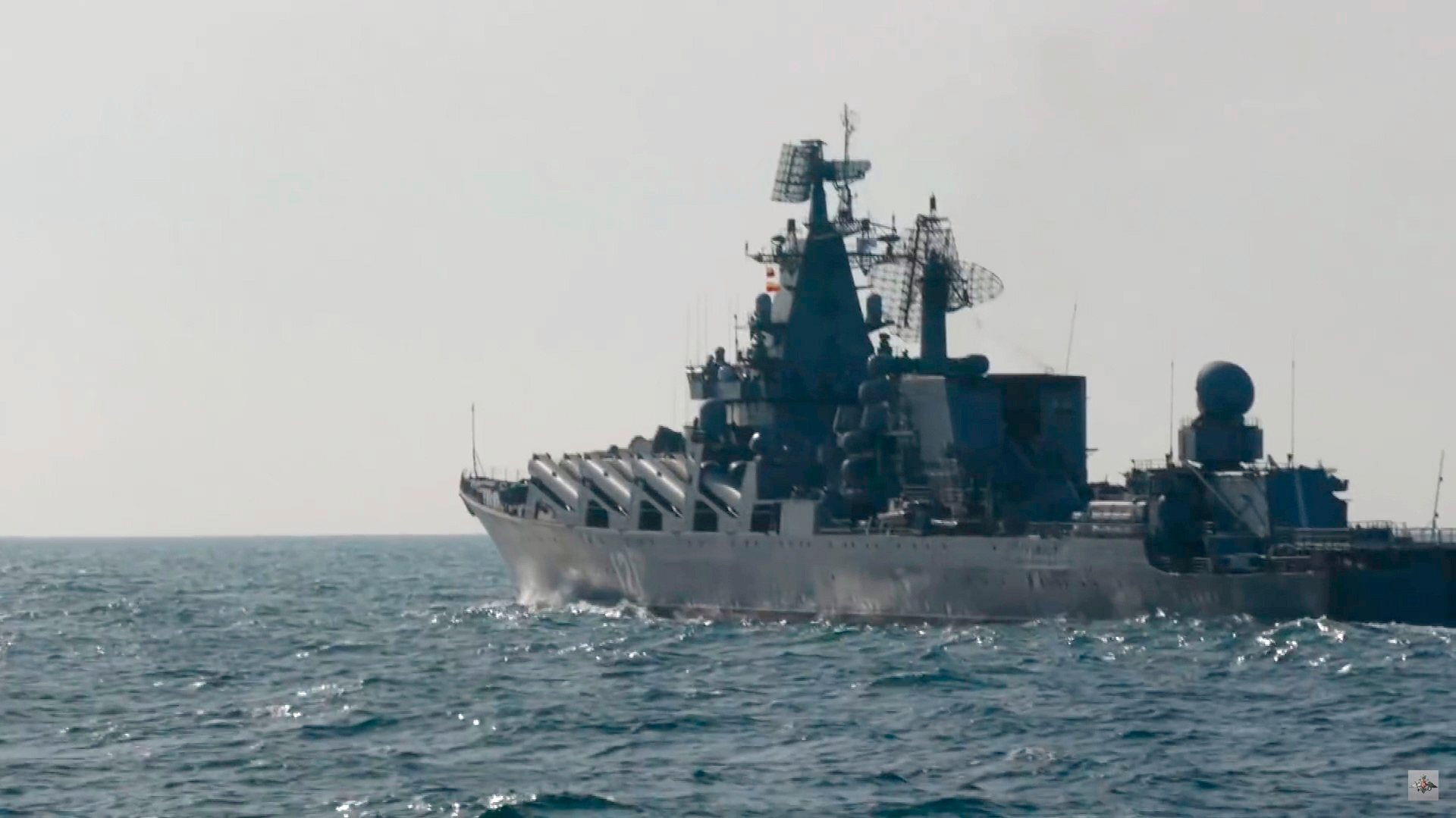 epa09889565 A handout still image taken from a video footage made available 18 February 2022  by the press service of the Russian Defence Ministry shows Russian Navy missile cruiser &#039;Moskva&#039; participating in exercise in the Black Sea off the coast of Crimea, 18 February 2022. The Black Sea fleet&#039;s flagship, the RTS Moskva, was damaged after ammunition on board the vessel caught fire, according to Russian state media citing the Defence Ministry.  EPA/RUSSIAN DEFENCE MINISTRY/HANDOUT MANDATORY CREDIT / BEST QUALITY AVAILABLE HANDOUT EDITORIAL USE ONLY/NO SALES