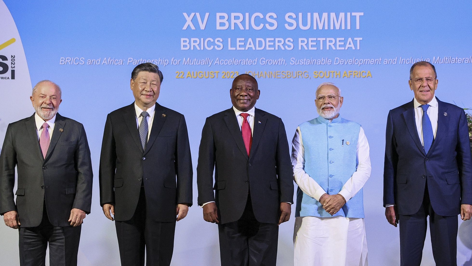 epa10814788 A handout photo made available by Russian Foreign Ministry Press Service shows (L-R) Brazilian President Luiz Inacio Lula da Silva, Chinese President Xi Jinping, South African President Cyril Ramaphosa, Indian Prime Minister Narendra Modi and Russian Foreign Minister Sergey Lavrov posing for a group photograph during the 15th BRICS Summit, in Johannesburg, South Africa, 22 August 2023. South Africa is hosting the 15th BRICS Summit, (Brazil, Russia, India, China and South Africa), as the groupâ€™s economies account for a quarter of global gross domestic product. Dozens of leaders of other countries in Africa, Asia and the Middle East are also attending the summit.  EPA/RUSSIAN FOREIGN MINISTRY PRESS SERVICE / HANDOUT  HANDOUT EDITORIAL USE ONLY/NO SALES