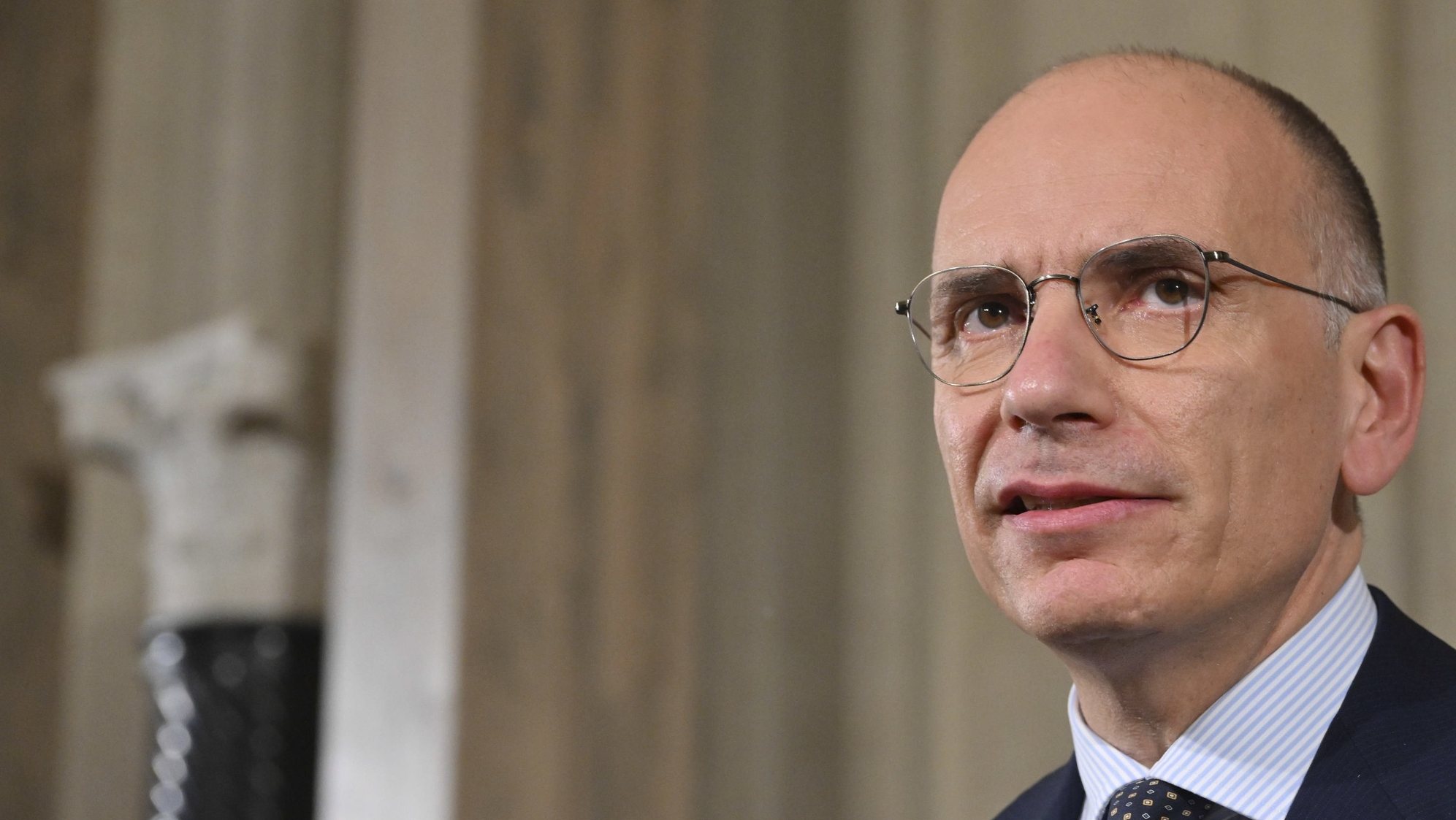 epa10255328 Democratic Party leader, Enrico Letta, addresses the media after a meeting with Italian President, Sergio Mattarella, for the first round of formal political consultations for new Government, at the Quirinal Palace, in Rome, Italy, 20 October 2022.  EPA/MAURIZIO BRAMBATTI