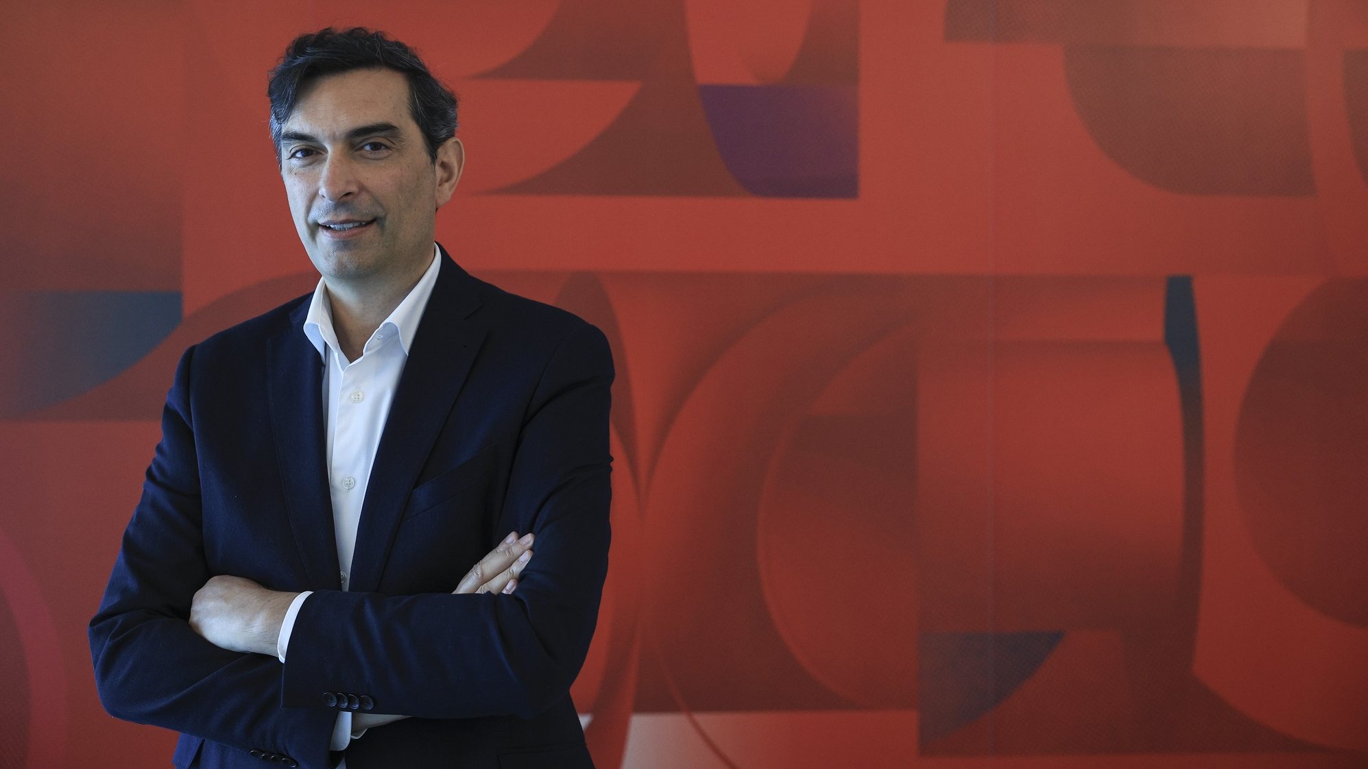 O presidente executivo (CEO) da Vodafone Portugal, Luís Lopes, posa para a fotografia durante uma entrevista à agência Lusa, em Lisboa, 19 de abril de 2024. (ACOMPANHA TEXTO DA LUSA DO DIA 21 DE ABRIL DE 2024). ANTÓNIO COTRIM/LUSA