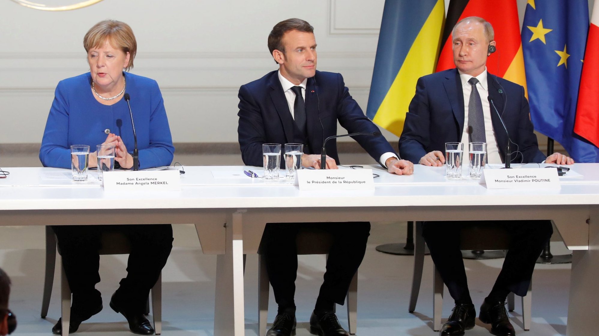 Merkel e Macron discutiram com Putin a possível cooperação entre a UE e a Rússia no que respeita às vacinas contra a Covid-19