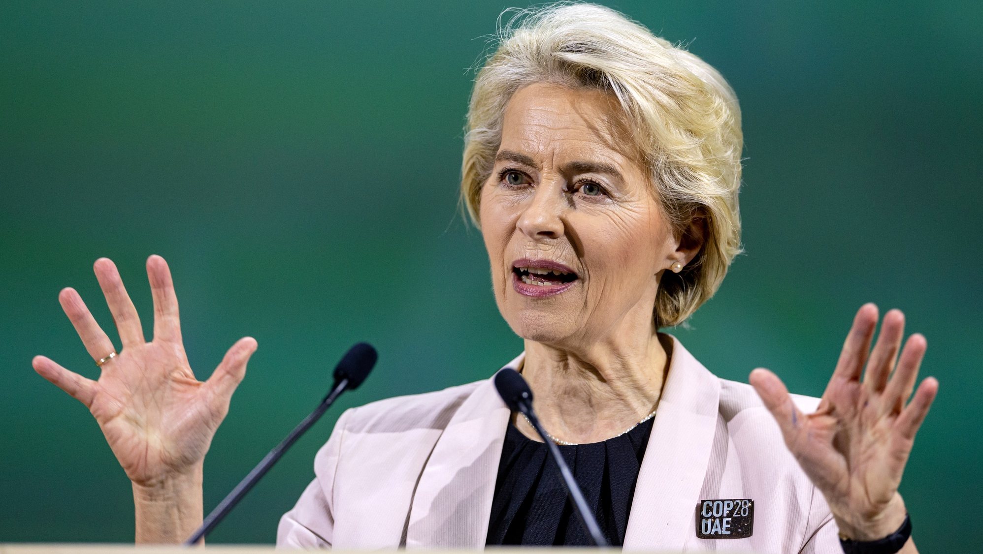 epa11007334 President of the European Commission Ursula von der Leyen speaks during the UN Climate Change Conference COP28, in Dubai, United Arab Emirates, 02 December 2023. The 2023 United Nations Climate Change Conference (COP28), runs from 30 November to 12 December, and is expected to host one of the largest number of participants in the annual global climate conference as over 70,000 estimated attendees, including the member states of the UN Framework Convention on Climate Change (UNFCCC), business leaders, young people, climate scientists, Indigenous Peoples and other relevant stakeholders will attend.  EPA/MARTIN DIVISEK