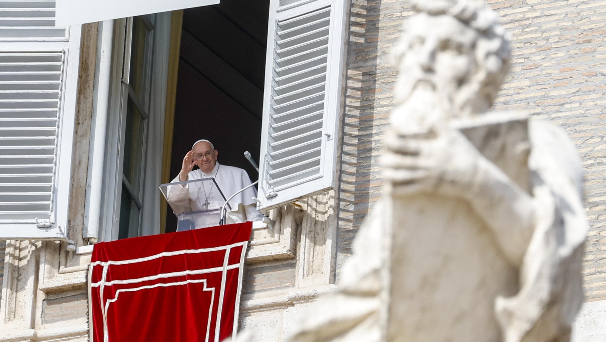 epa10920084 Pope Francis leads the Angelus prayer from the window of his office overlooking St. Peter&#039;s Square in Vatican City, 15 October 2023.  EPA/FABIO FRUSTACI