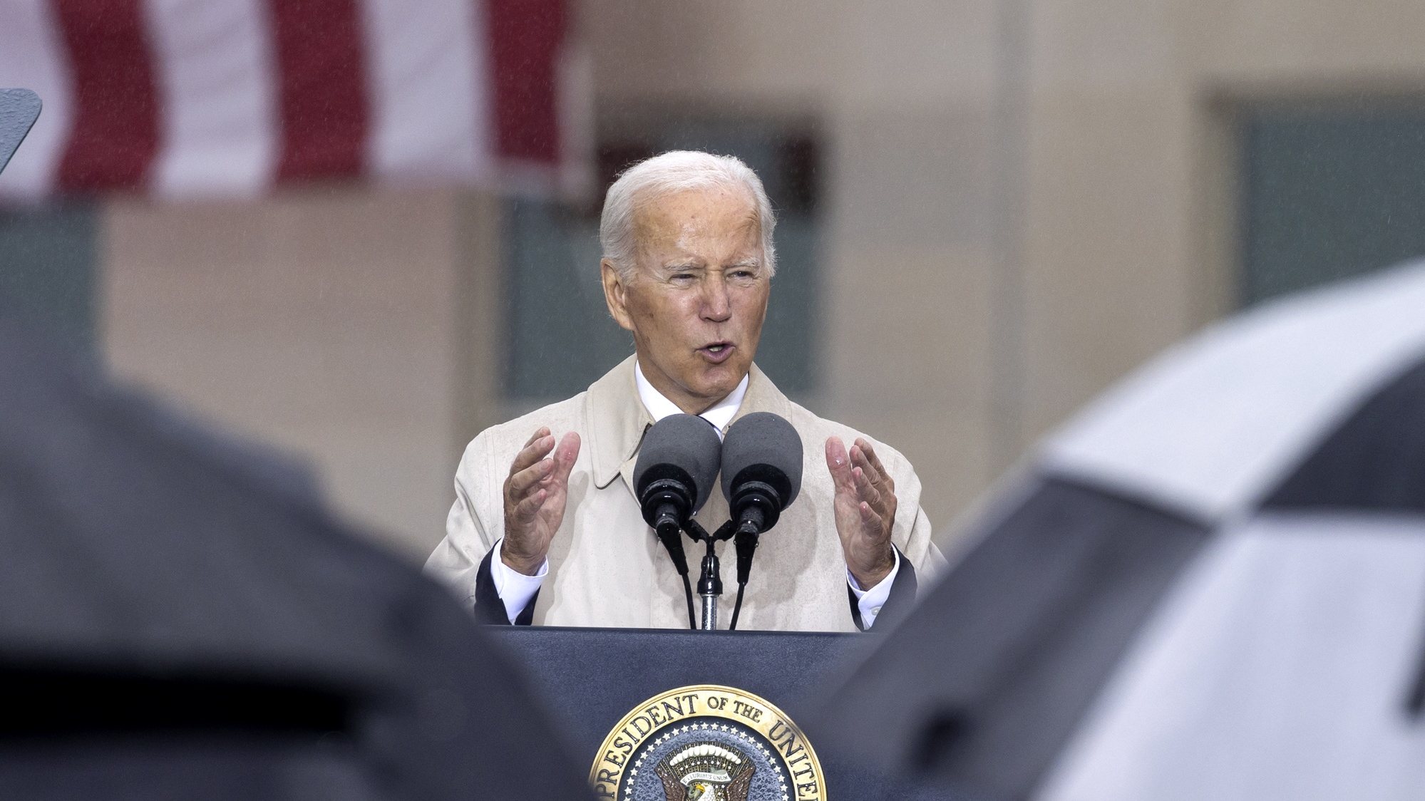 epa10177958 US President Joe Biden delivers remarks during an observance ceremony for the 21st anniversary of the 9/11 attacks, at the Pentagon in Arlington, Virginia, USA, 11 September 2022. The 21st anniversary of the worst terrorist attack on US soil is being observed at several locations in the United States.  EPA/MICHAEL REYNOLDS