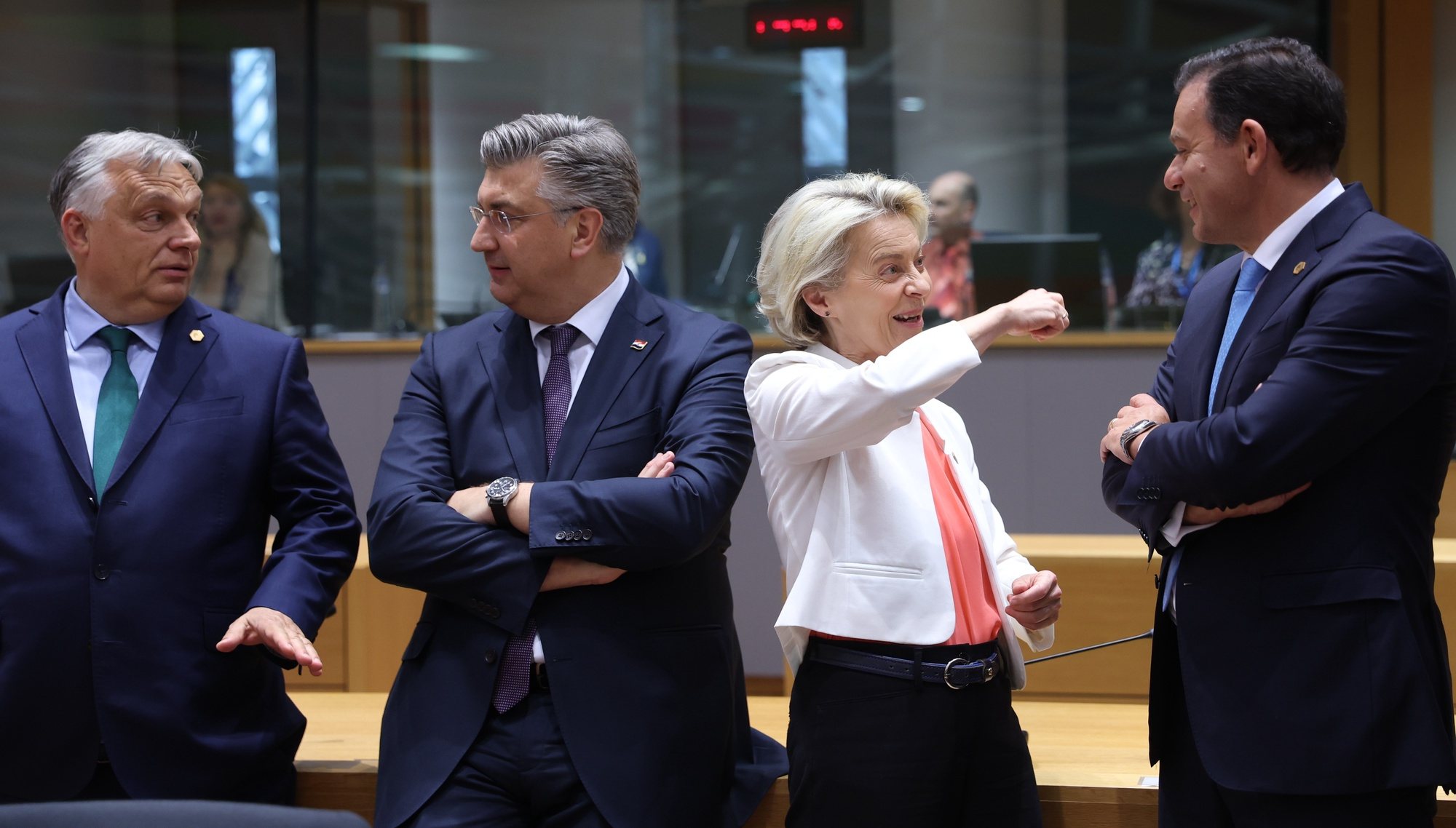 epa11418421 (L-R) Hungarian Prime Minister Viktor Orban, Croatian Prime Minister Andrej Plenkovic, European Commission President Ursula von der Leyen, and Portugal&#039;s Prime Minister Luis Montenegro, during an informal meeting of the European Council in Brussels, Belgium, 17 June 2024. Following the European Parliament elections, EU leaders gathered in Brussels to discuss the next institutional cycle and to renew the European institutions&#039; top jobs, with the goal of reflecting the EU&#039;s diversity in terms of geography, country size, gender and political affiliation.  EPA/OLIVIER HOSLET