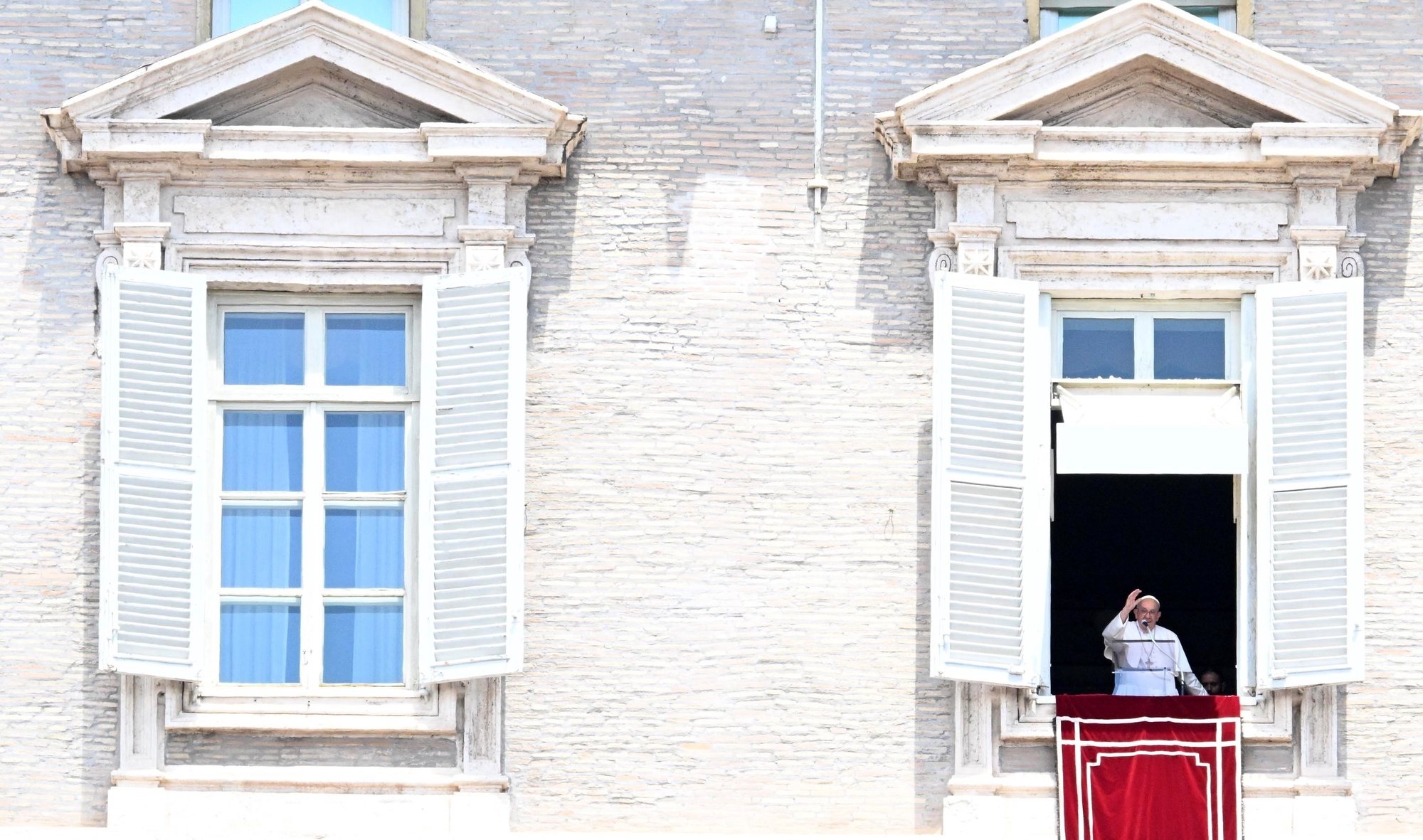 epa11414702 Pope Francis leads the Angelus prayer from the window of his office overlooking Saint Peter&#039;s Square, Vatican City, 16 June 2024.  EPA/CLAUDIO PERI