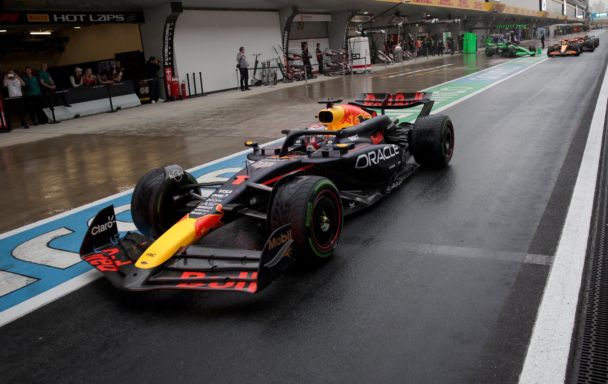 epa11287995 Dutch Formula One driver Max Verstappen of Red Bull Racing drives through the pitlane
during the Sprint Qualifying ahead of the Formula One Chinese Grand Prix, in Shanghai, China, 19 April 2024. The 2024 Formula 1 Chinese Grand Prix is held at the Shanghai International Circuit racetrack on 21 April after a five-year hiatus.  EPA/ANDRES MARTINEZ CASARES / POOL